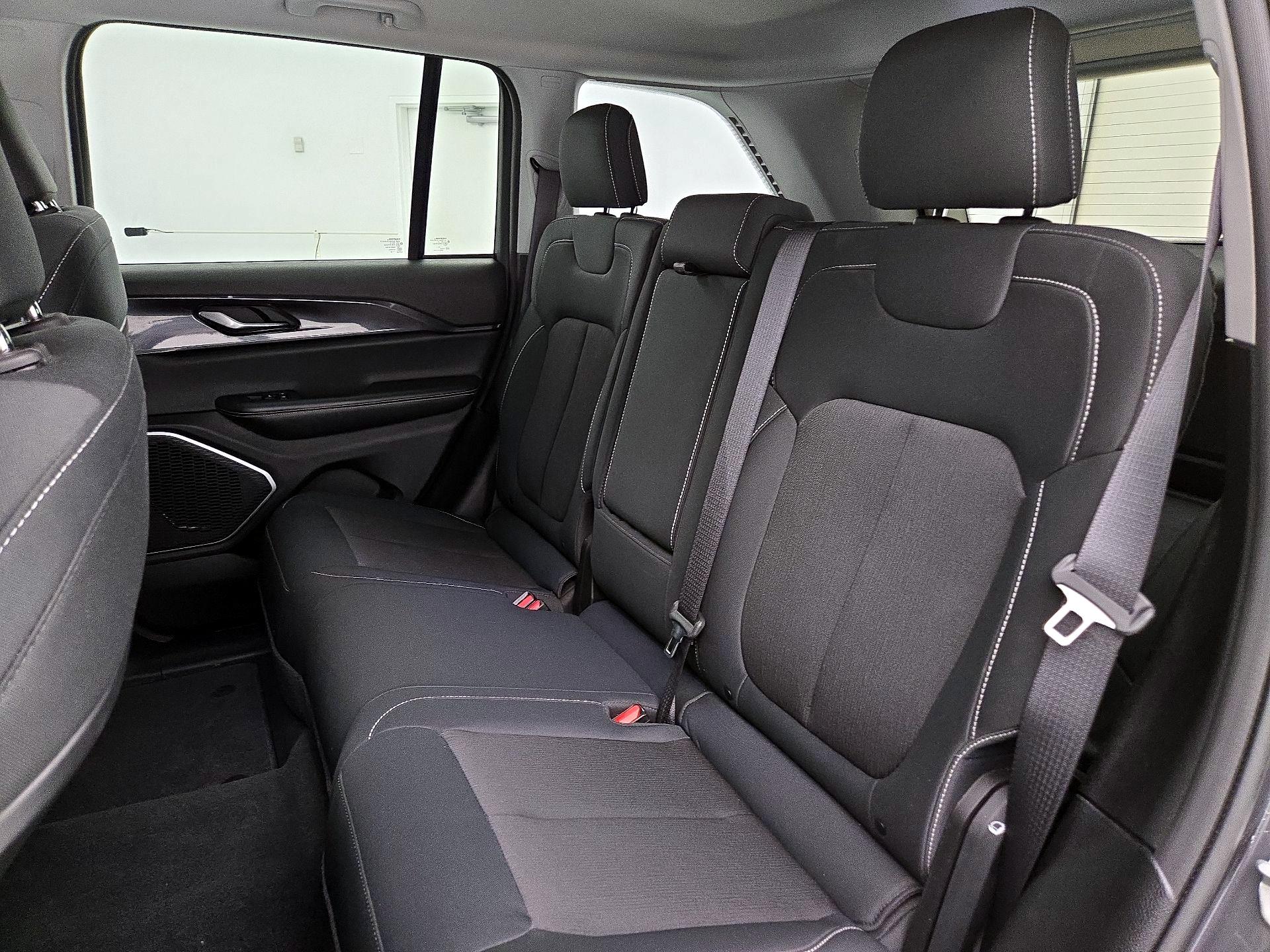 Thumbnail: 2022 Jeep Grand Cherokee - 19