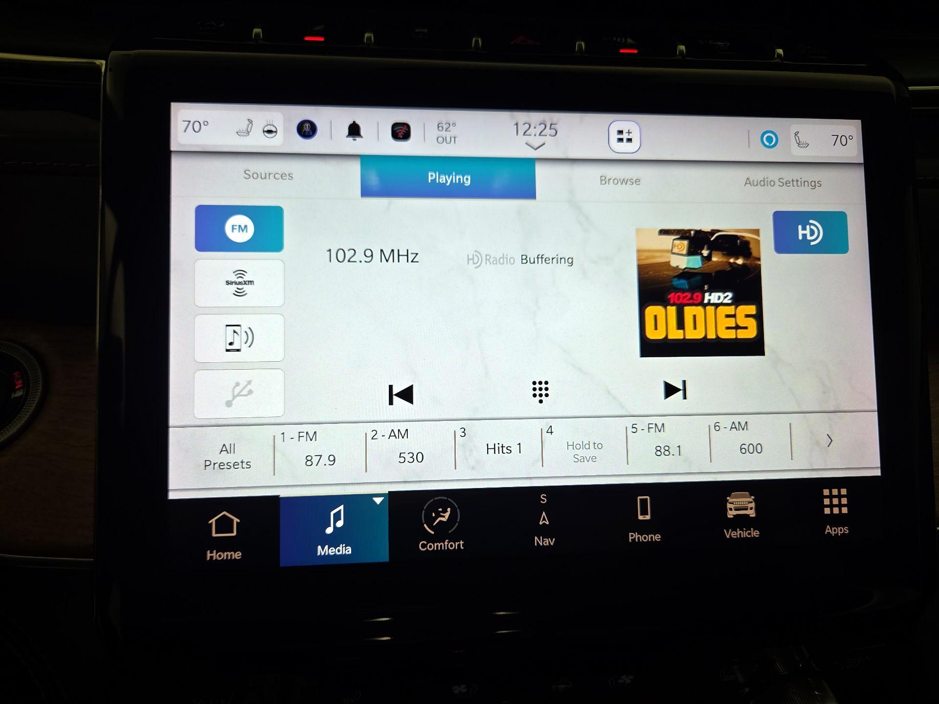 Thumbnail: 2022 Jeep Grand Cherokee - 14