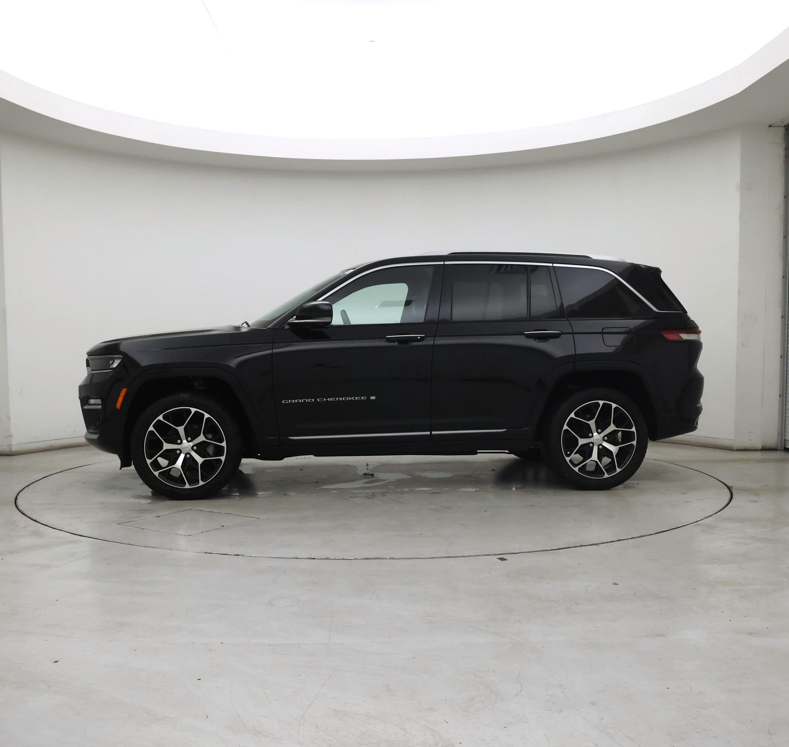 Thumbnail: 2022 Jeep Grand Cherokee - 3