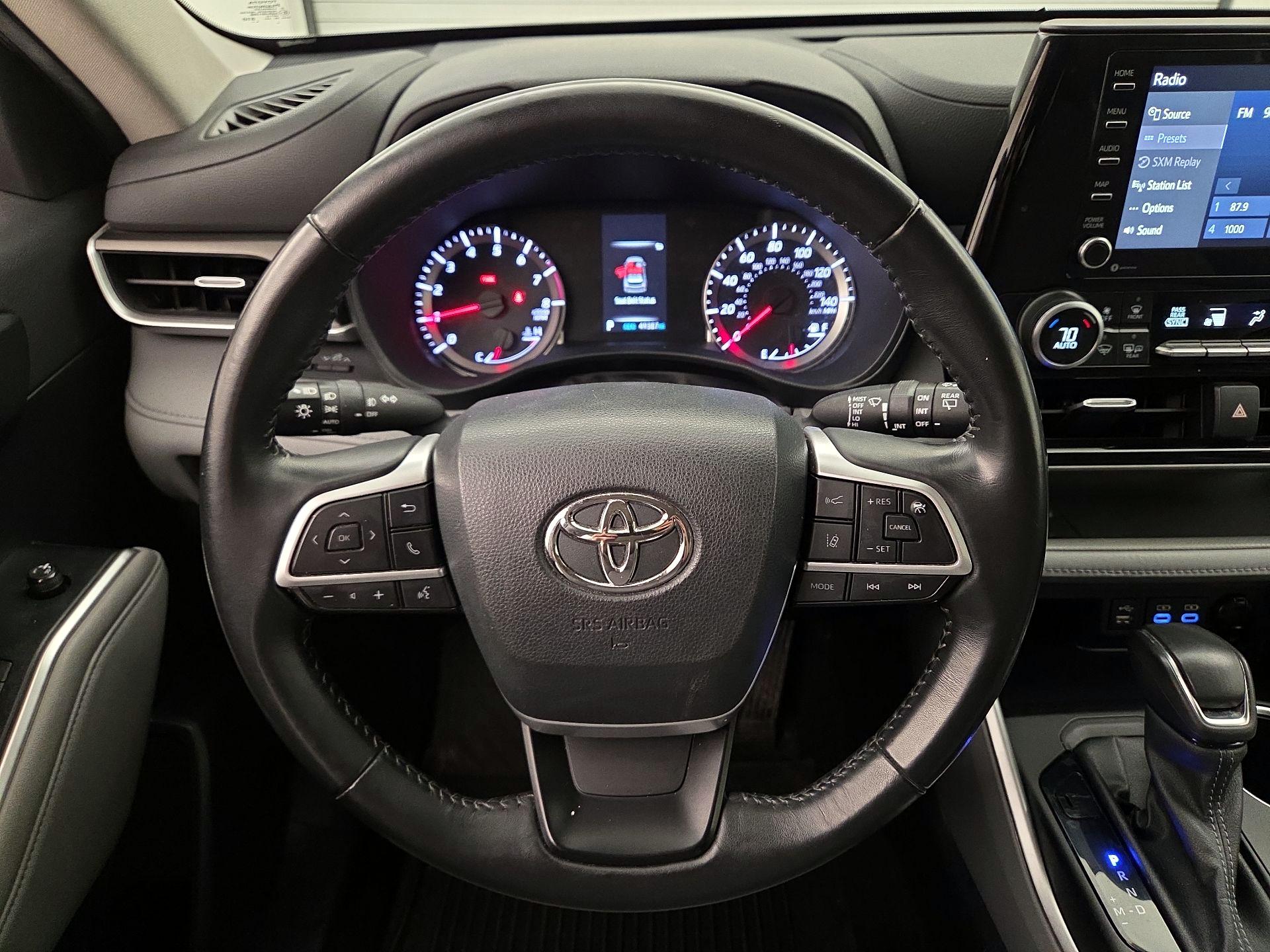 Thumbnail: 2022 Toyota Highlander - 10