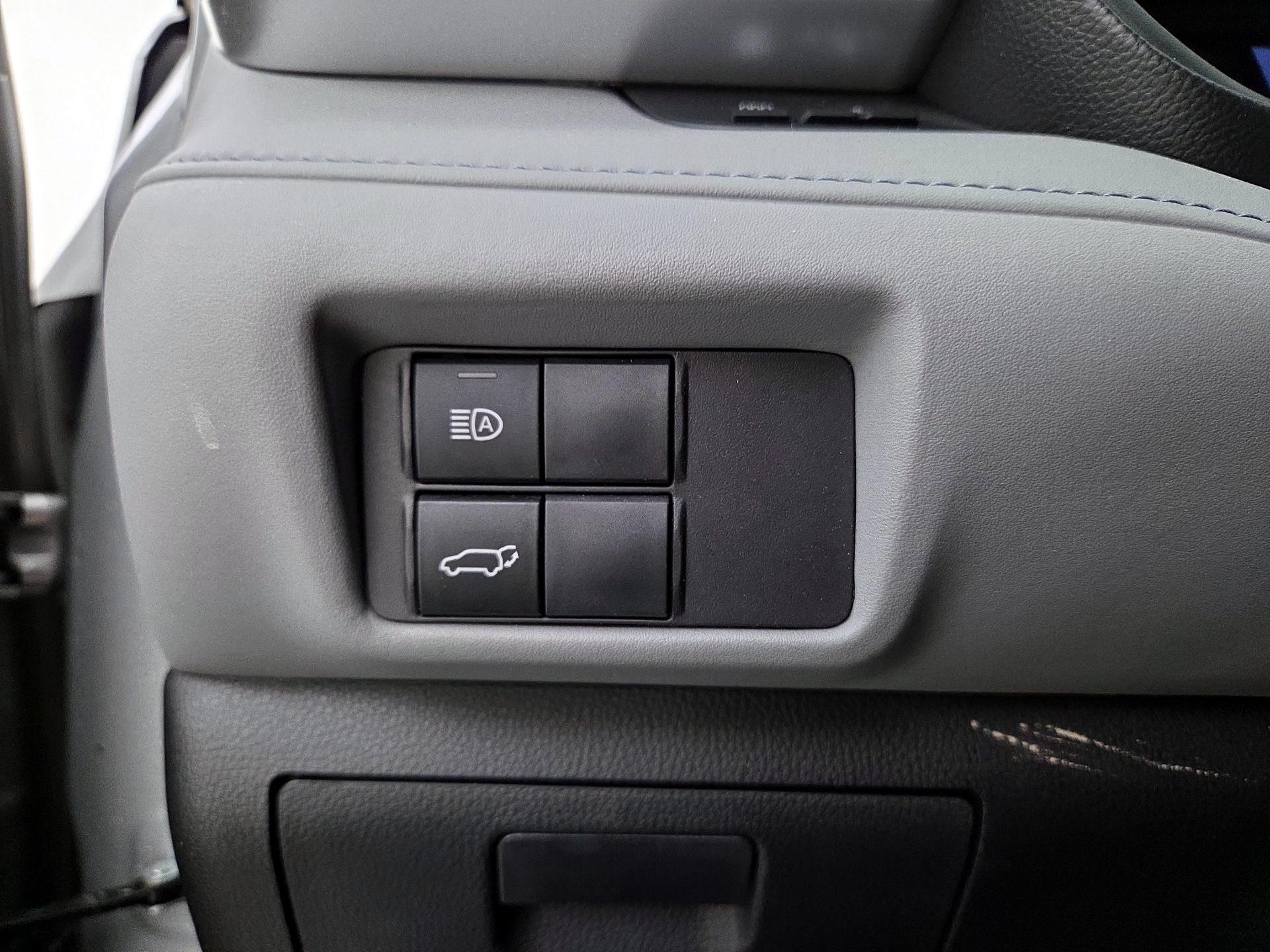 Thumbnail: 2022 Toyota Highlander - 13