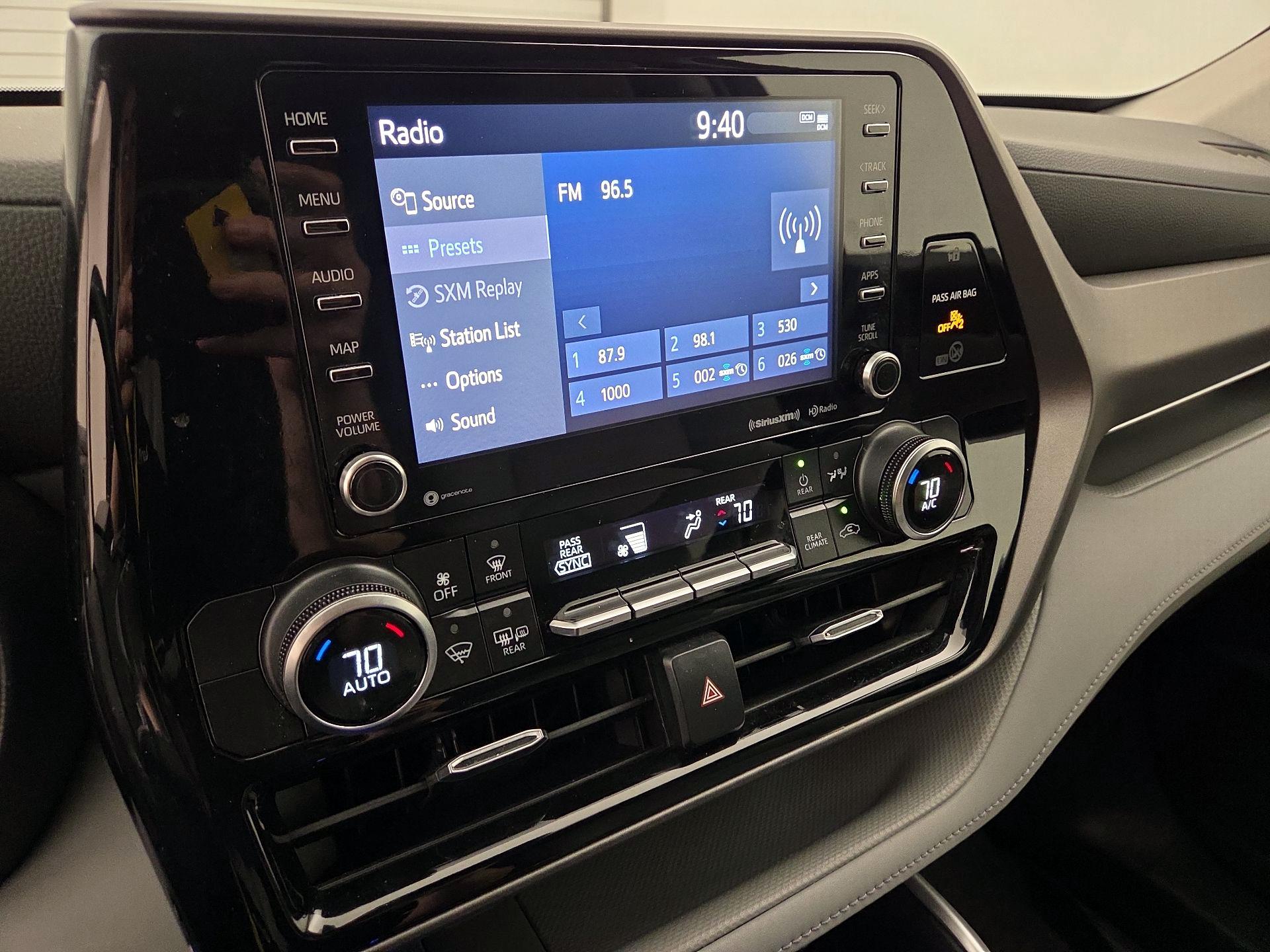 Thumbnail: 2022 Toyota Highlander - 15