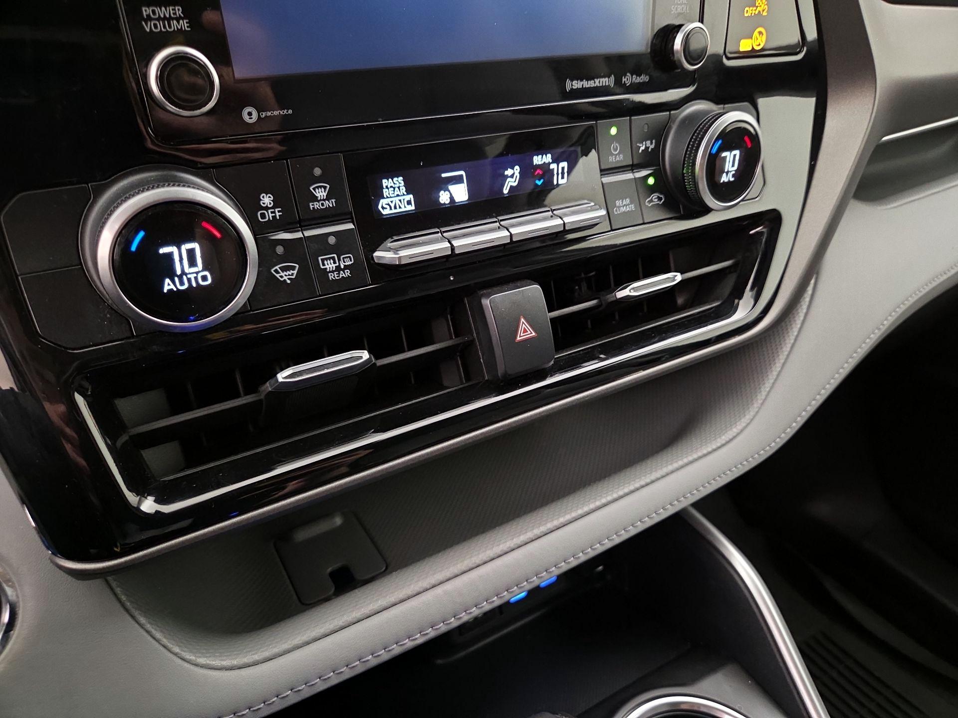 Thumbnail: 2022 Toyota Highlander - 16