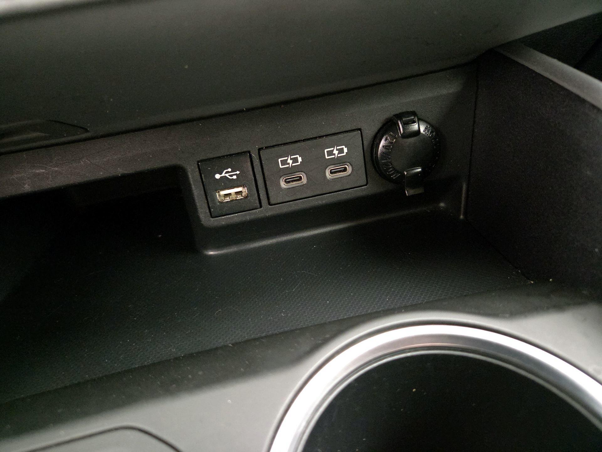 Thumbnail: 2022 Toyota Highlander - 18