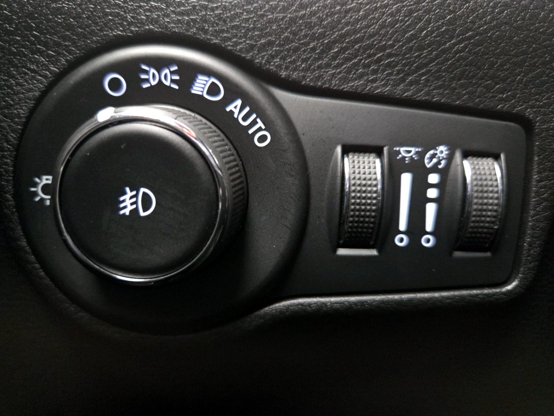 Thumbnail: 2022 Jeep Compass - 13