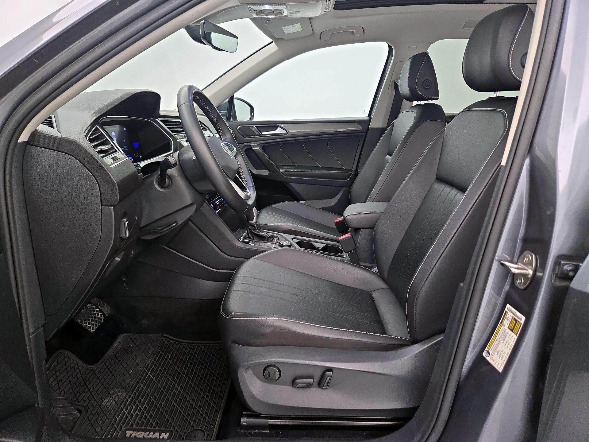 Thumbnail: 2022 Volkswagen Tiguan - 11