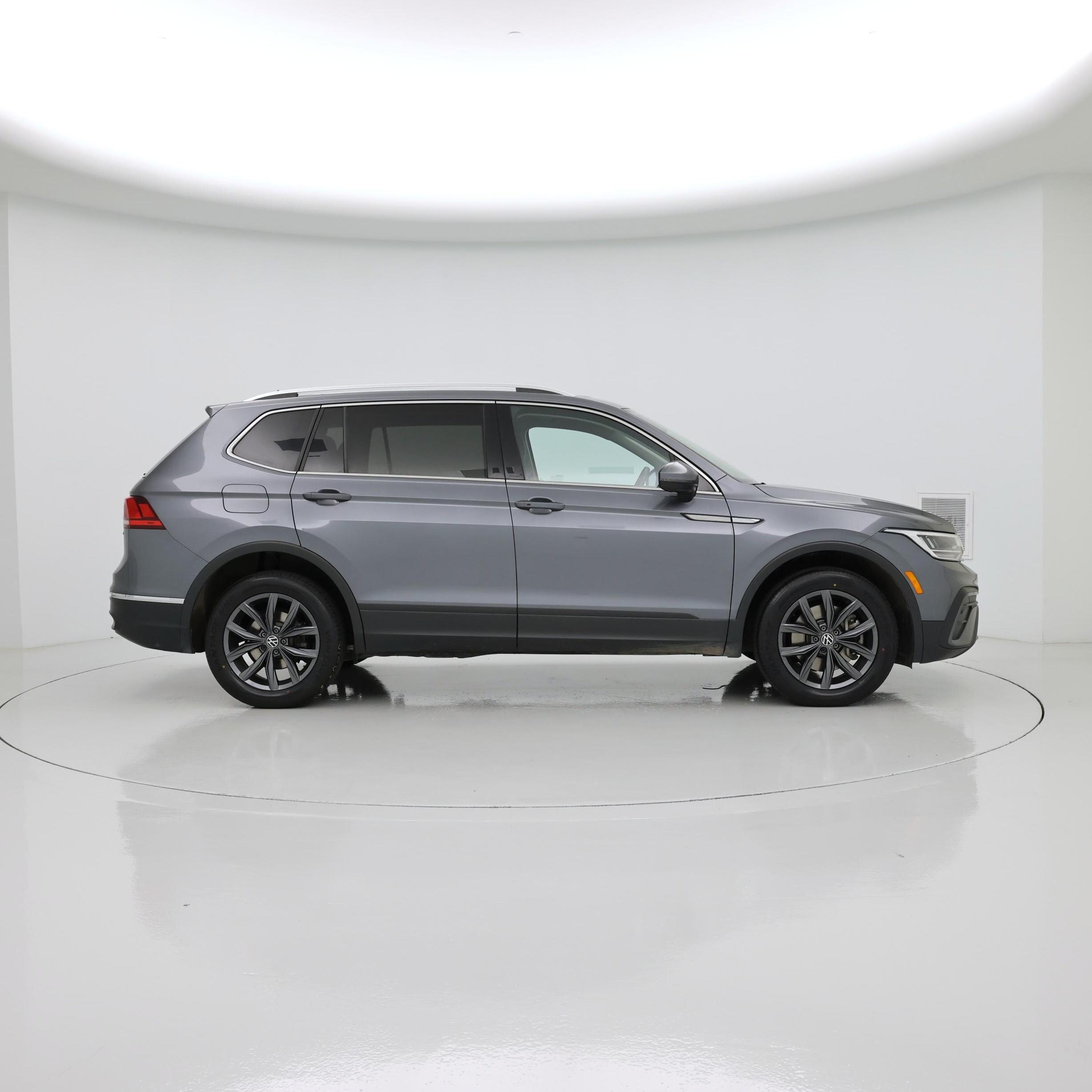 Thumbnail: 2022 Volkswagen Tiguan - 7
