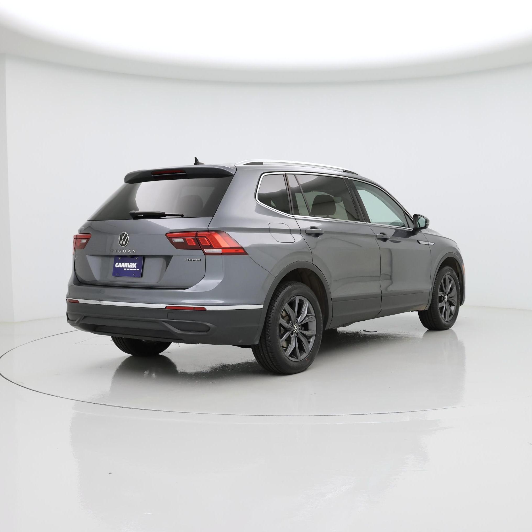 Thumbnail: 2022 Volkswagen Tiguan - 8