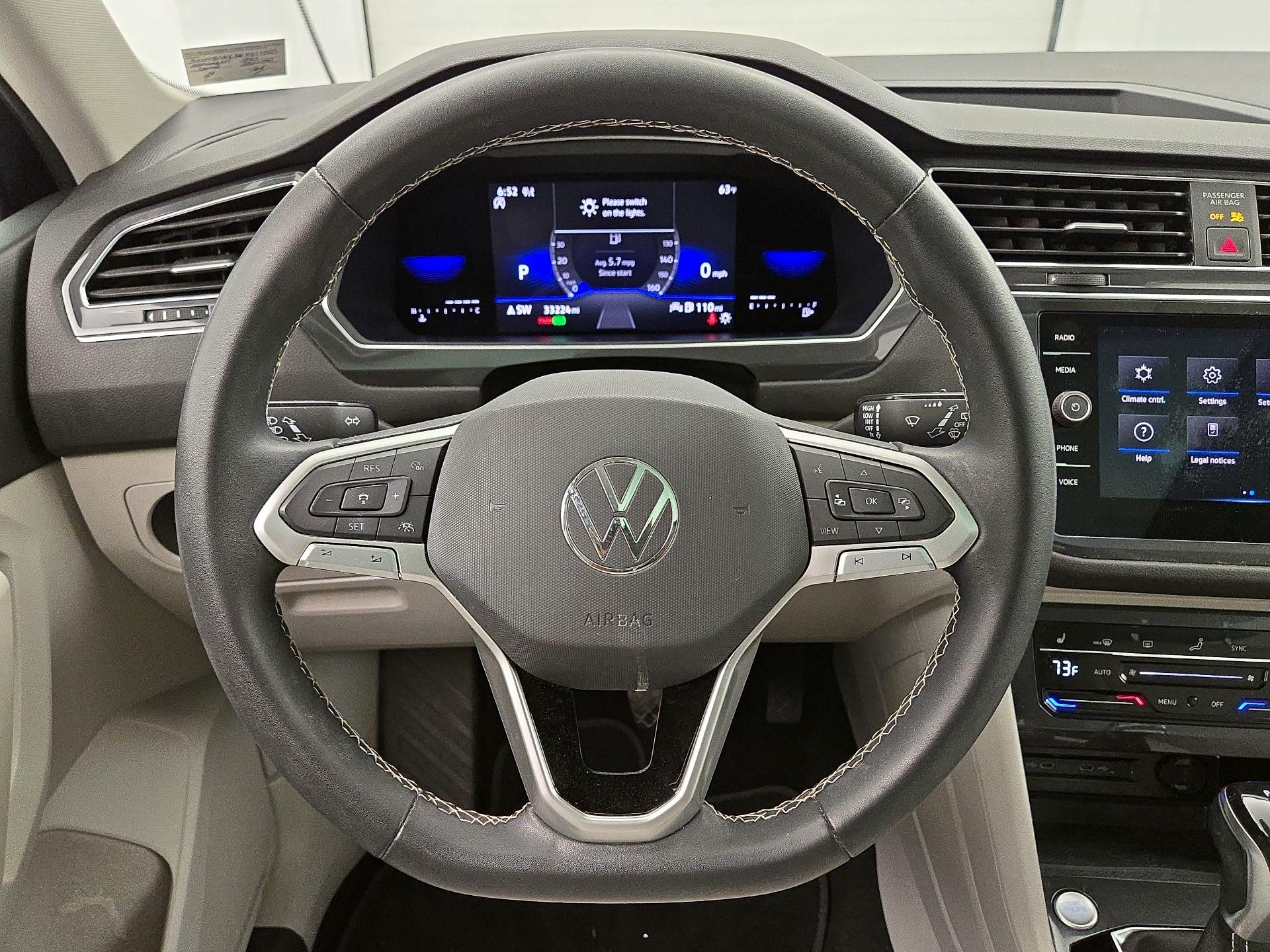 Thumbnail: 2023 Volkswagen Tiguan - 10