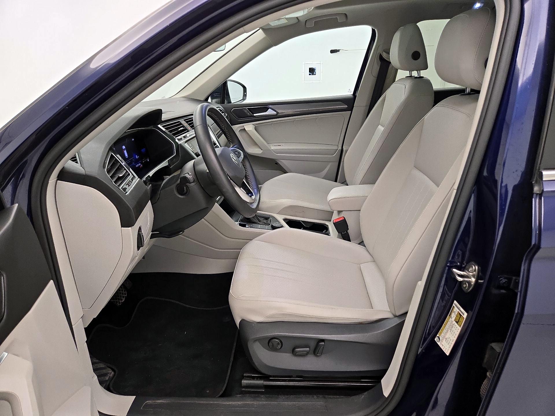 Thumbnail: 2023 Volkswagen Tiguan - 11