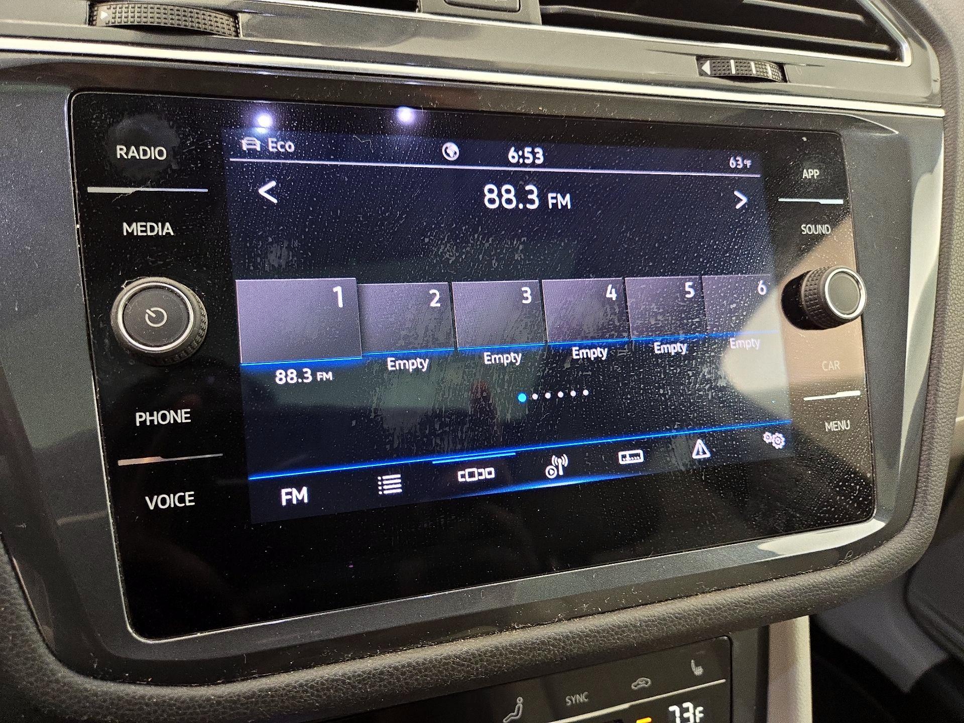 Thumbnail: 2023 Volkswagen Tiguan - 15