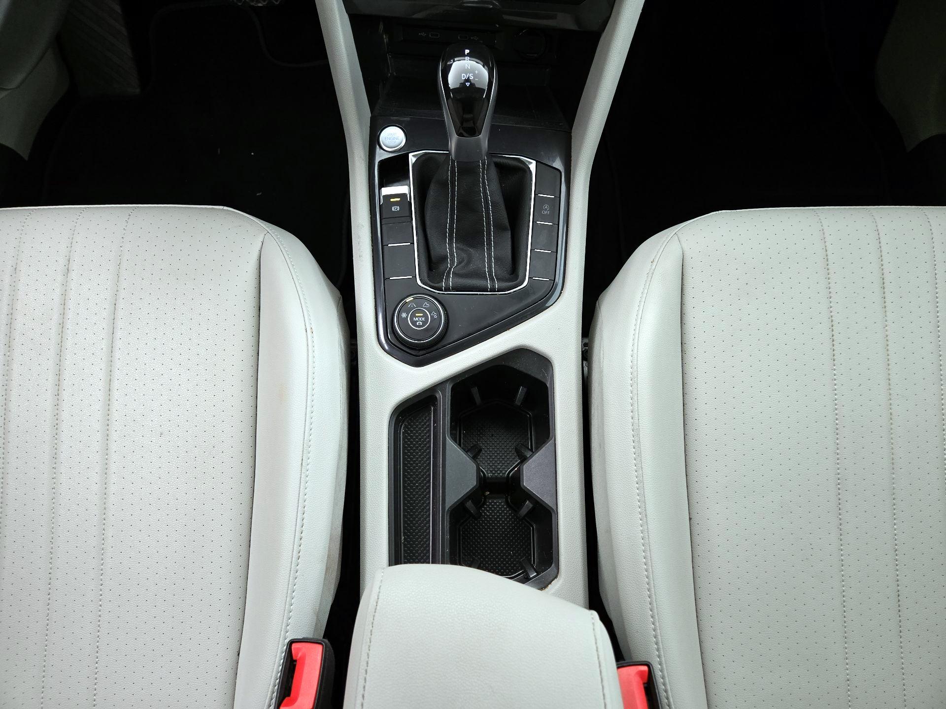 Thumbnail: 2023 Volkswagen Tiguan - 17