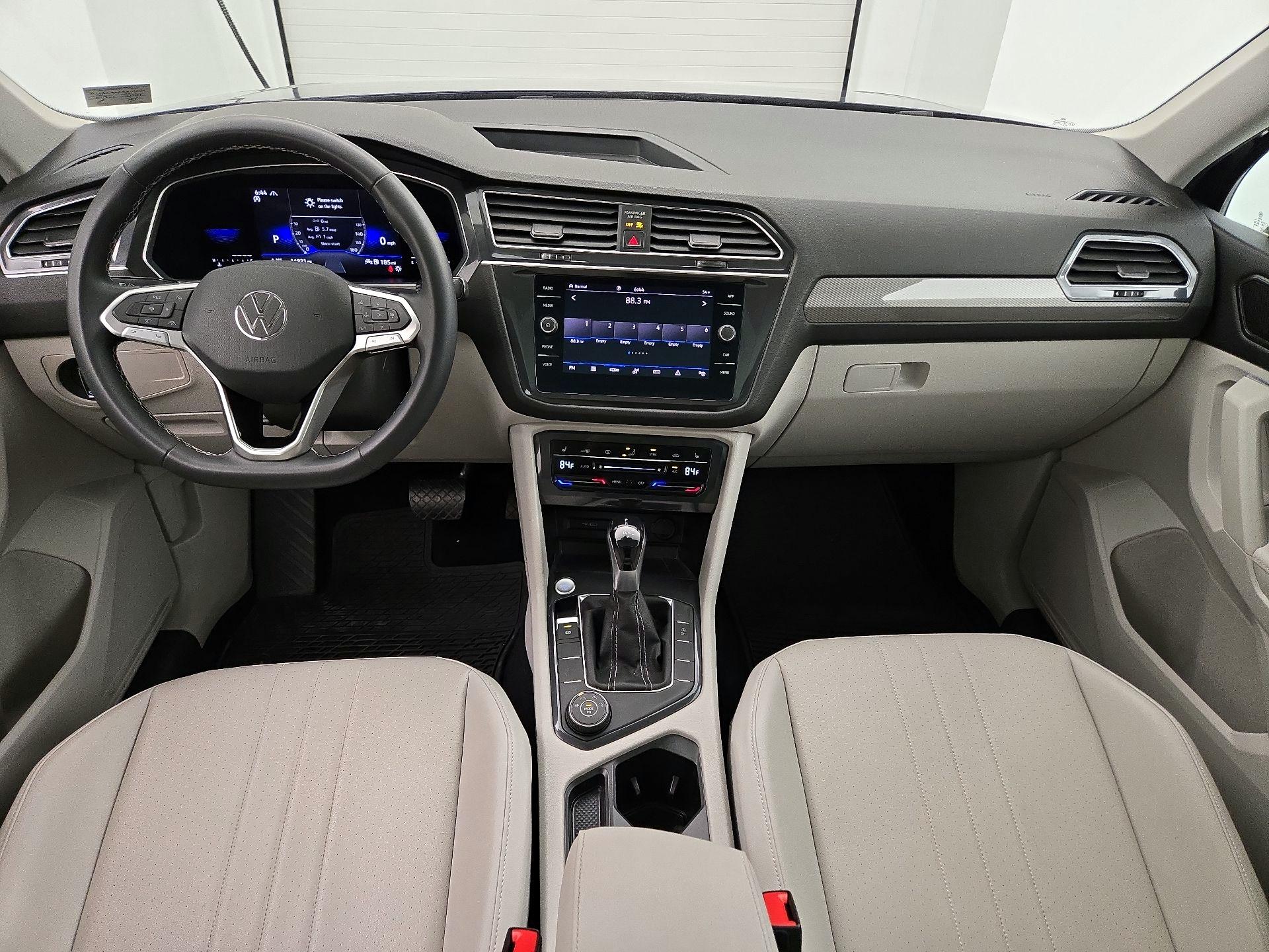 Thumbnail: 2022 Volkswagen Tiguan - 9