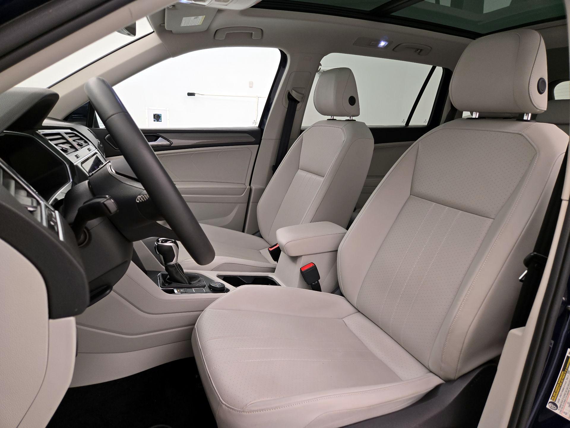 Thumbnail: 2022 Volkswagen Tiguan - 11