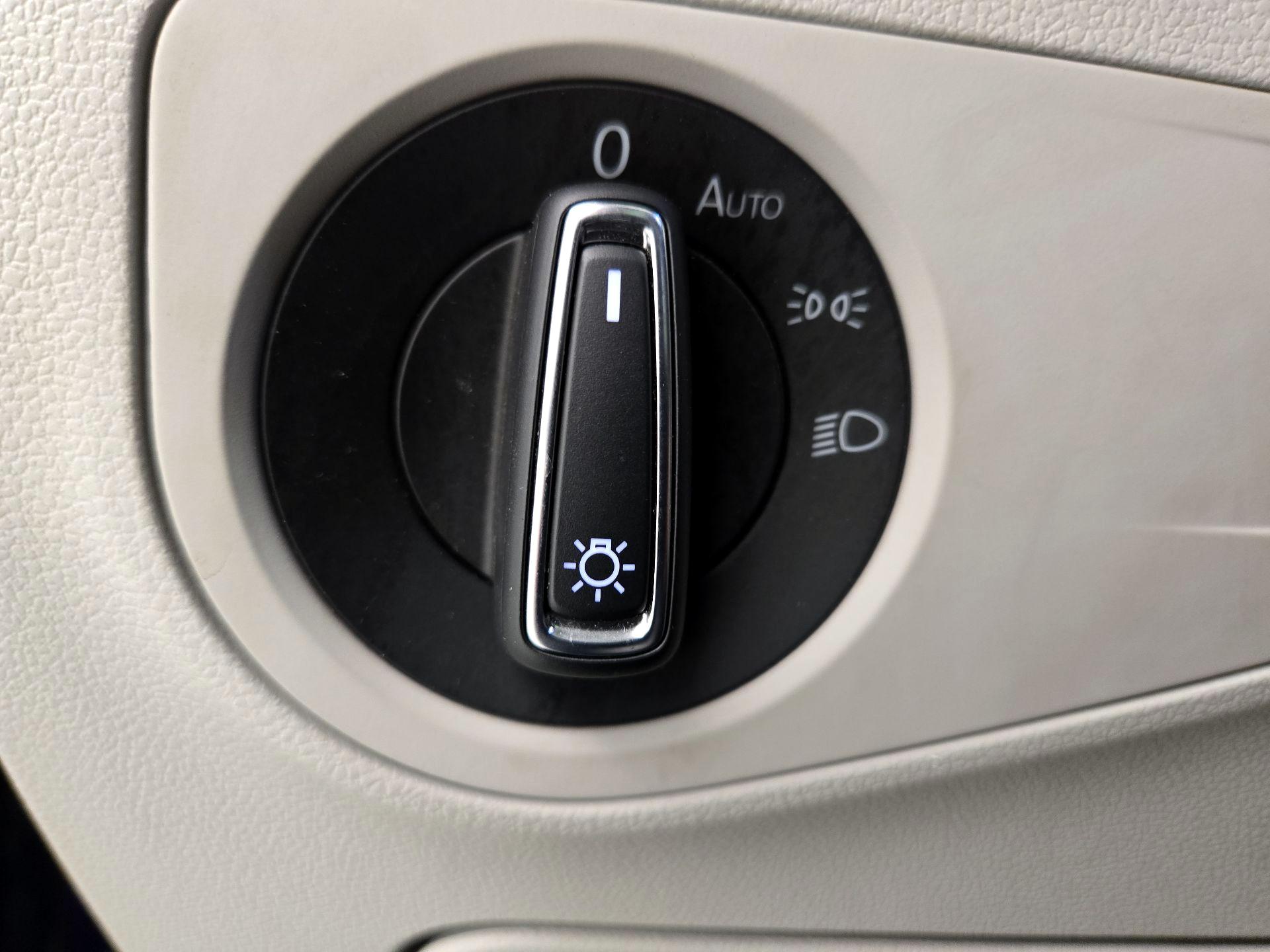 Thumbnail: 2022 Volkswagen Tiguan - 13