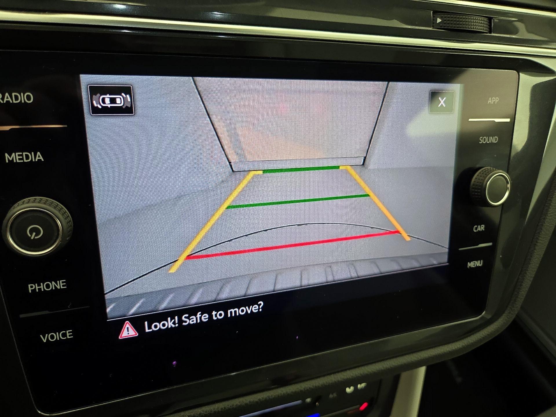 Thumbnail: 2022 Volkswagen Tiguan - 14