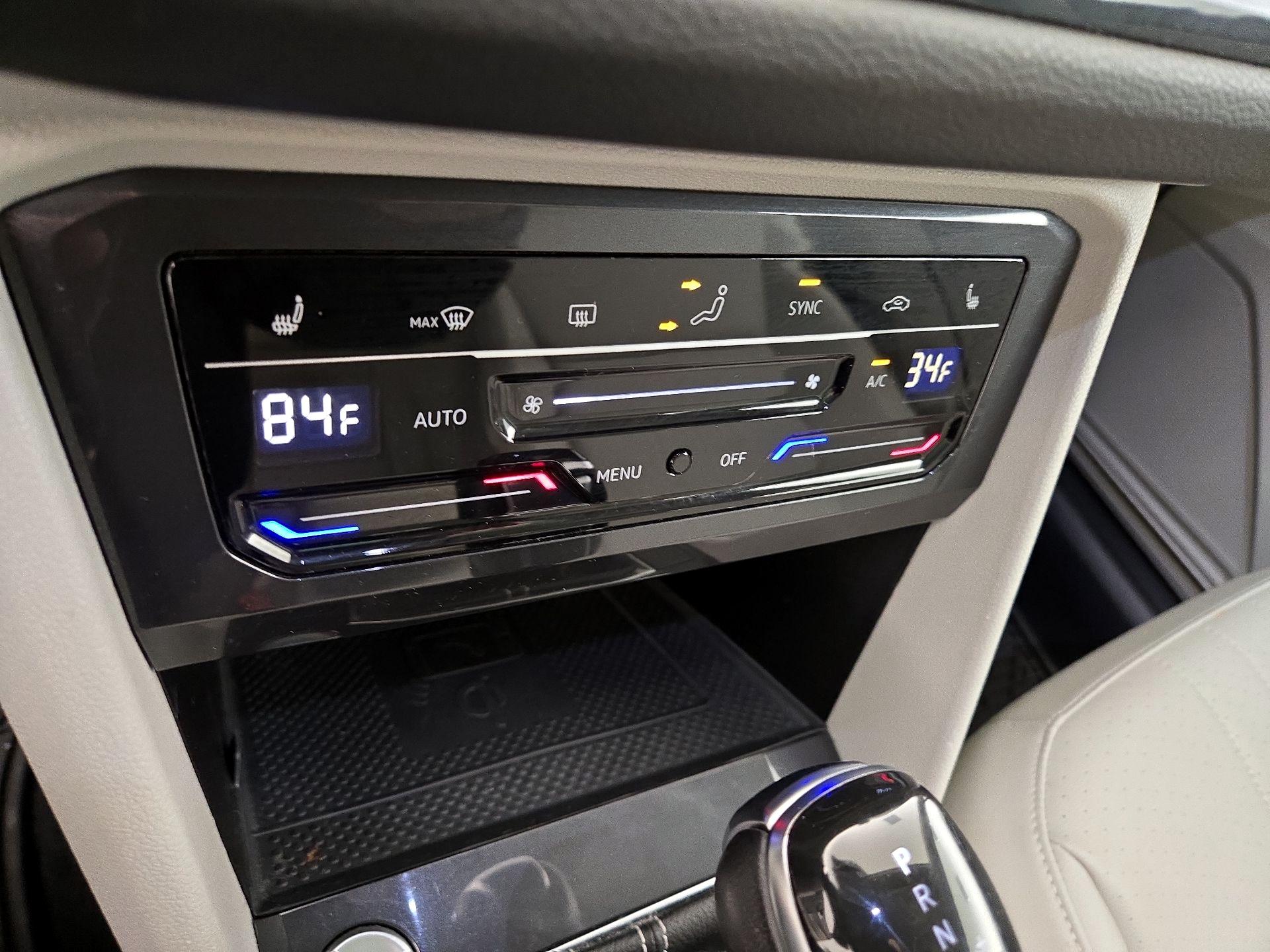 Thumbnail: 2022 Volkswagen Tiguan - 16