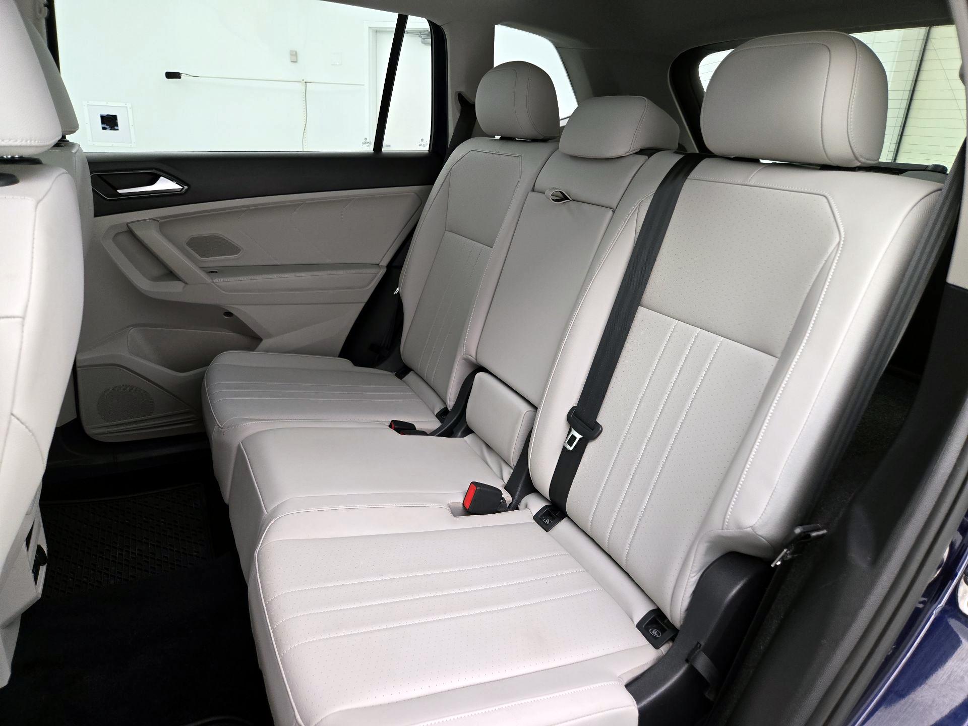 Thumbnail: 2022 Volkswagen Tiguan - 20