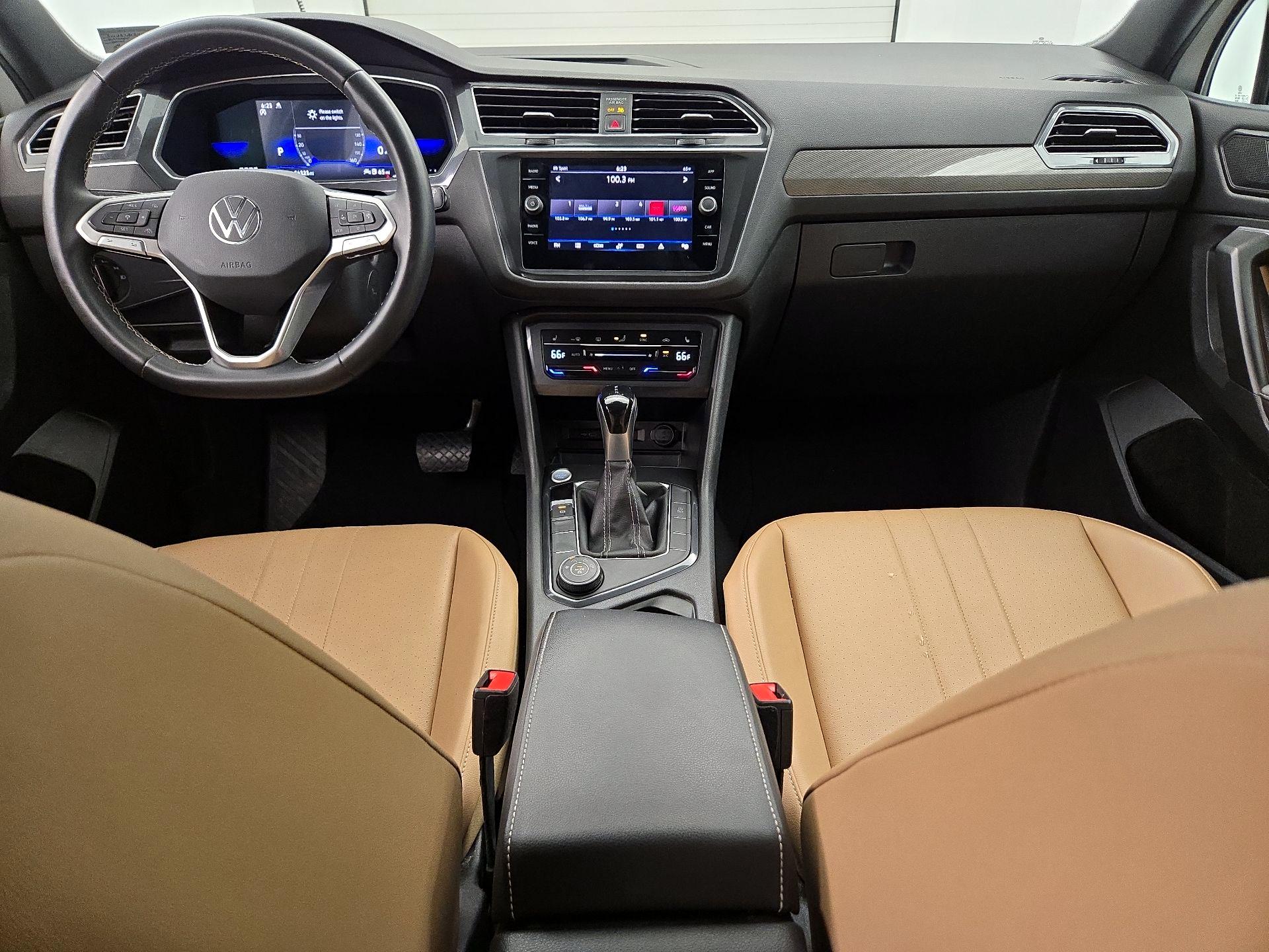 Thumbnail: 2022 Volkswagen Tiguan - 9