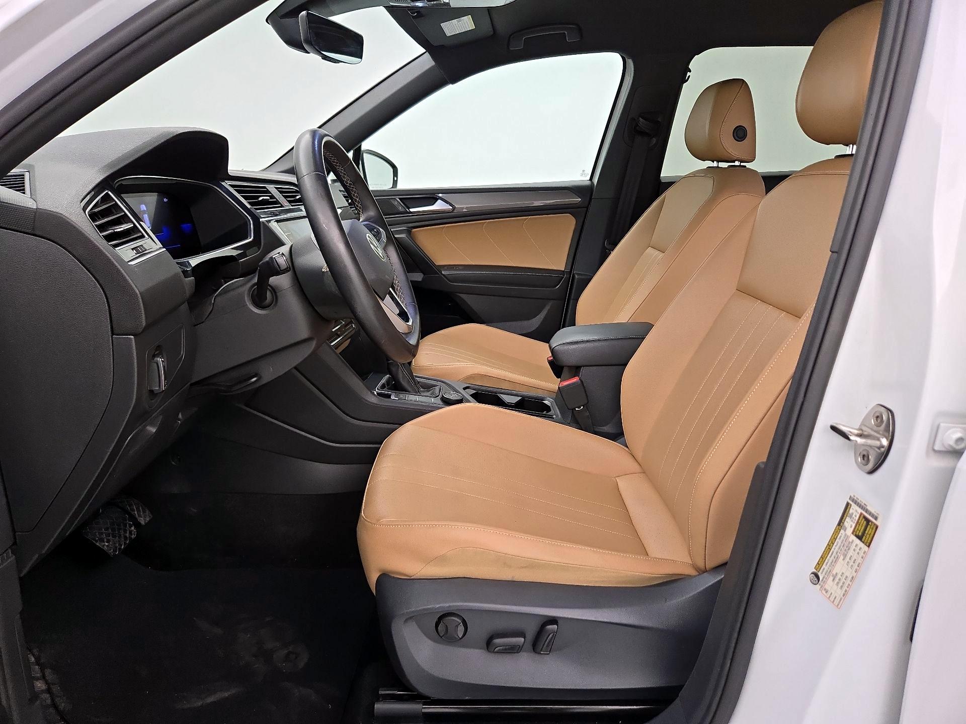 Thumbnail: 2022 Volkswagen Tiguan - 11