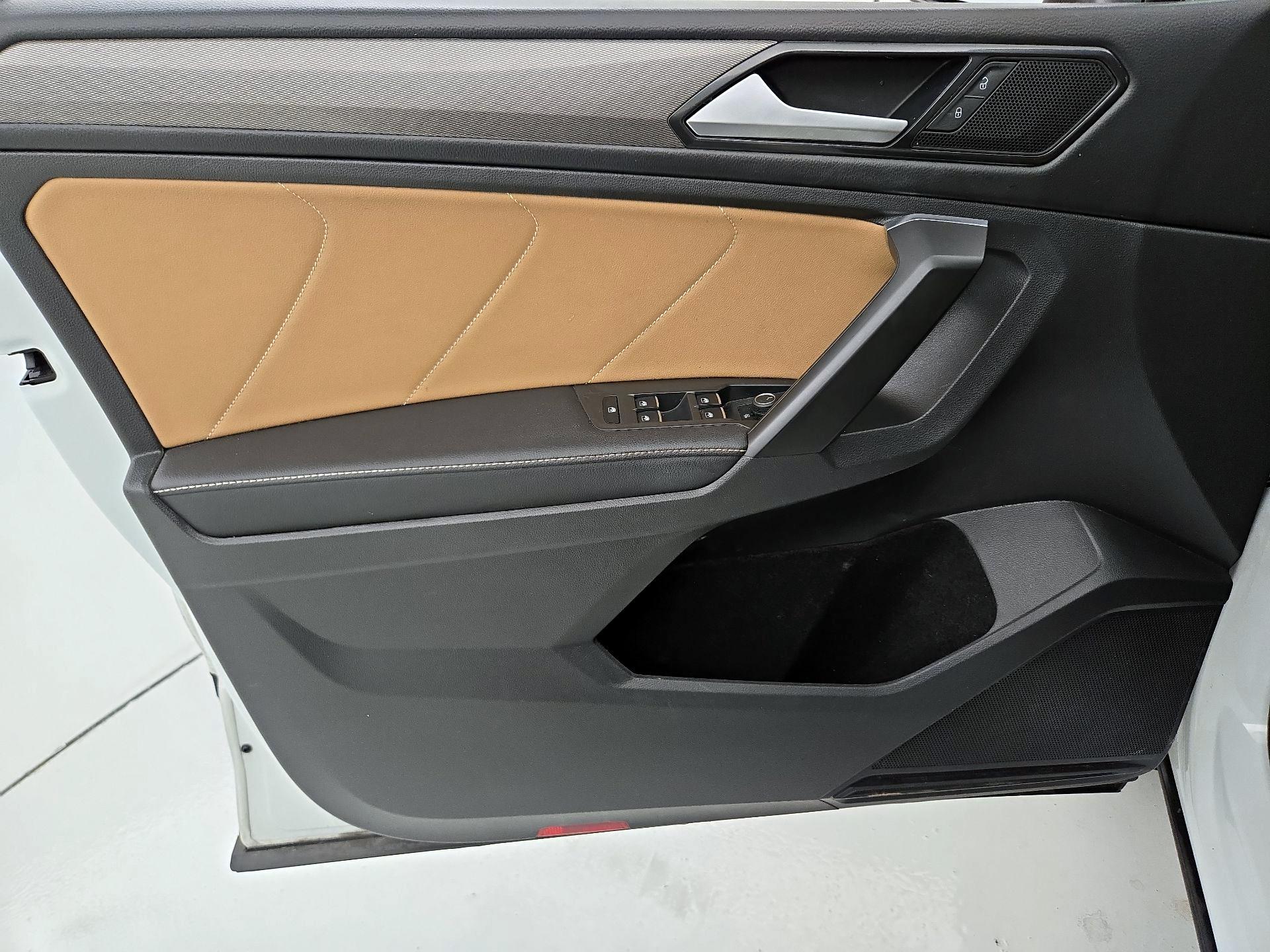 Thumbnail: 2022 Volkswagen Tiguan - 12