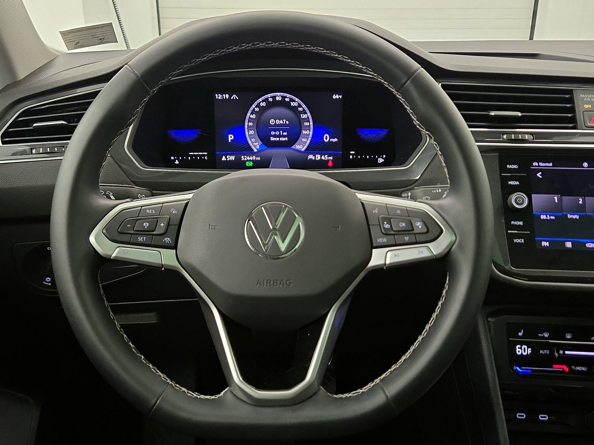 Thumbnail: 2022 Volkswagen Tiguan - 10