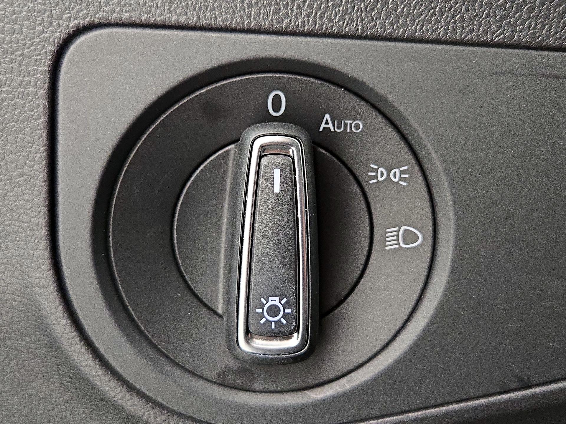 Thumbnail: 2022 Volkswagen Tiguan - 13