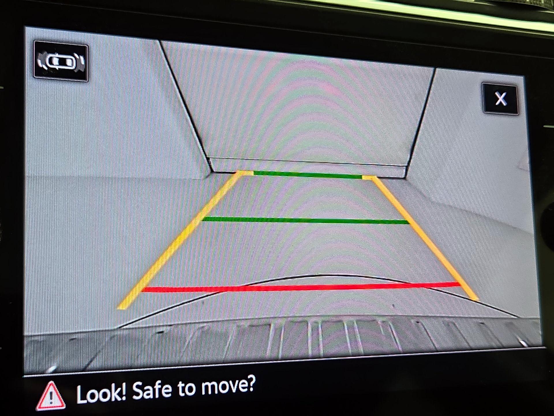 Thumbnail: 2022 Volkswagen Tiguan - 14