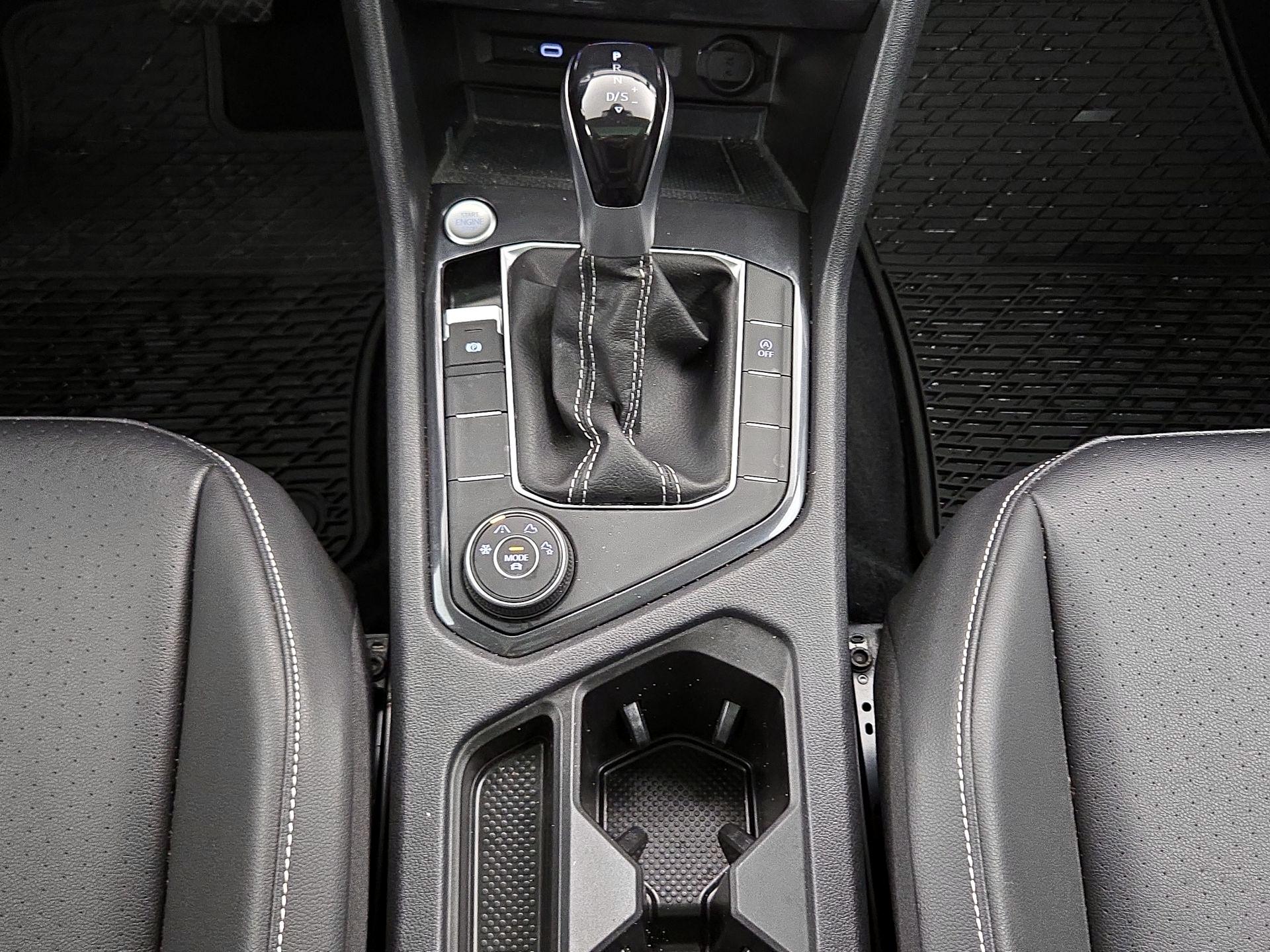 Thumbnail: 2022 Volkswagen Tiguan - 17