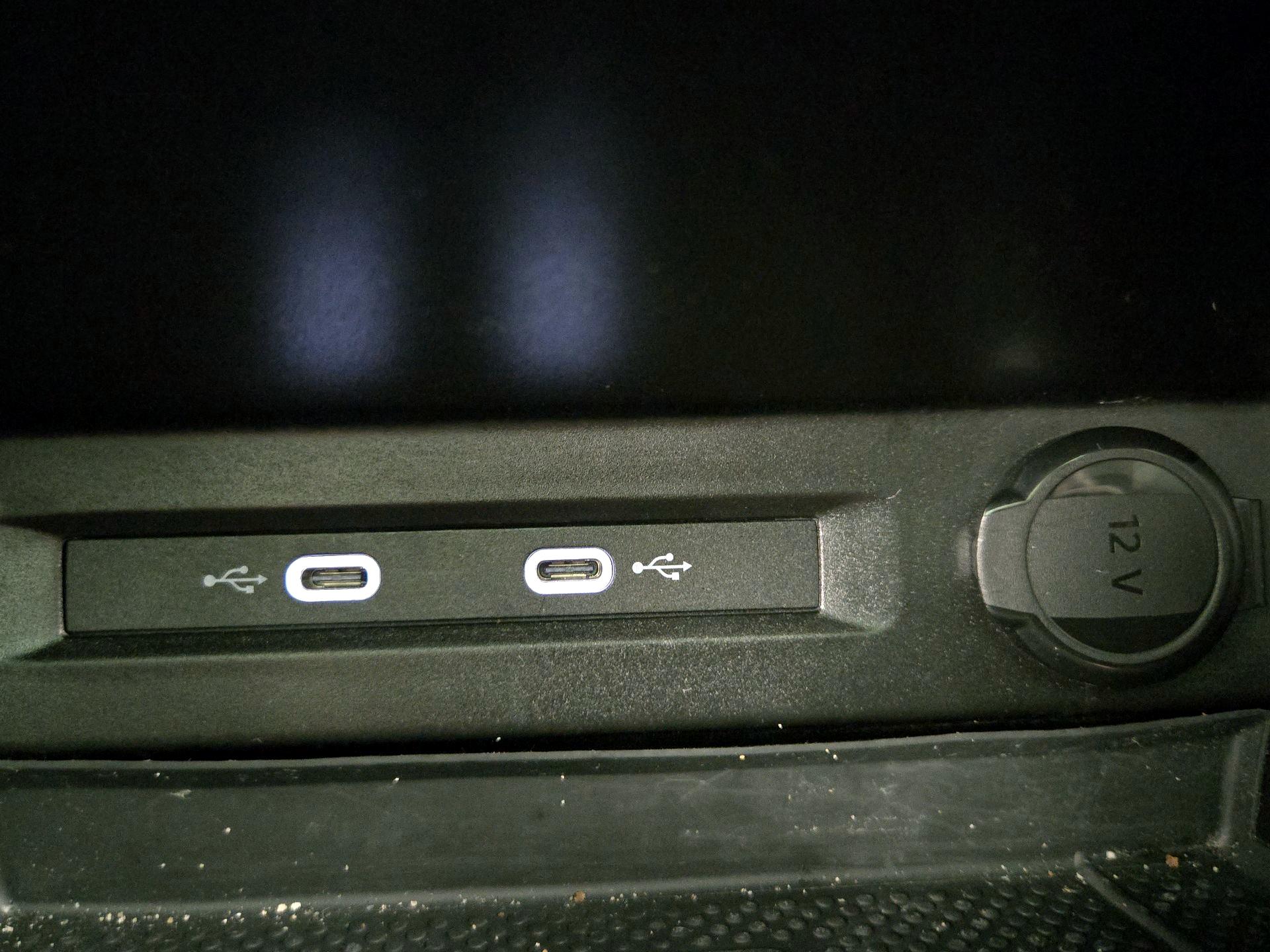 Thumbnail: 2022 Volkswagen Tiguan - 18