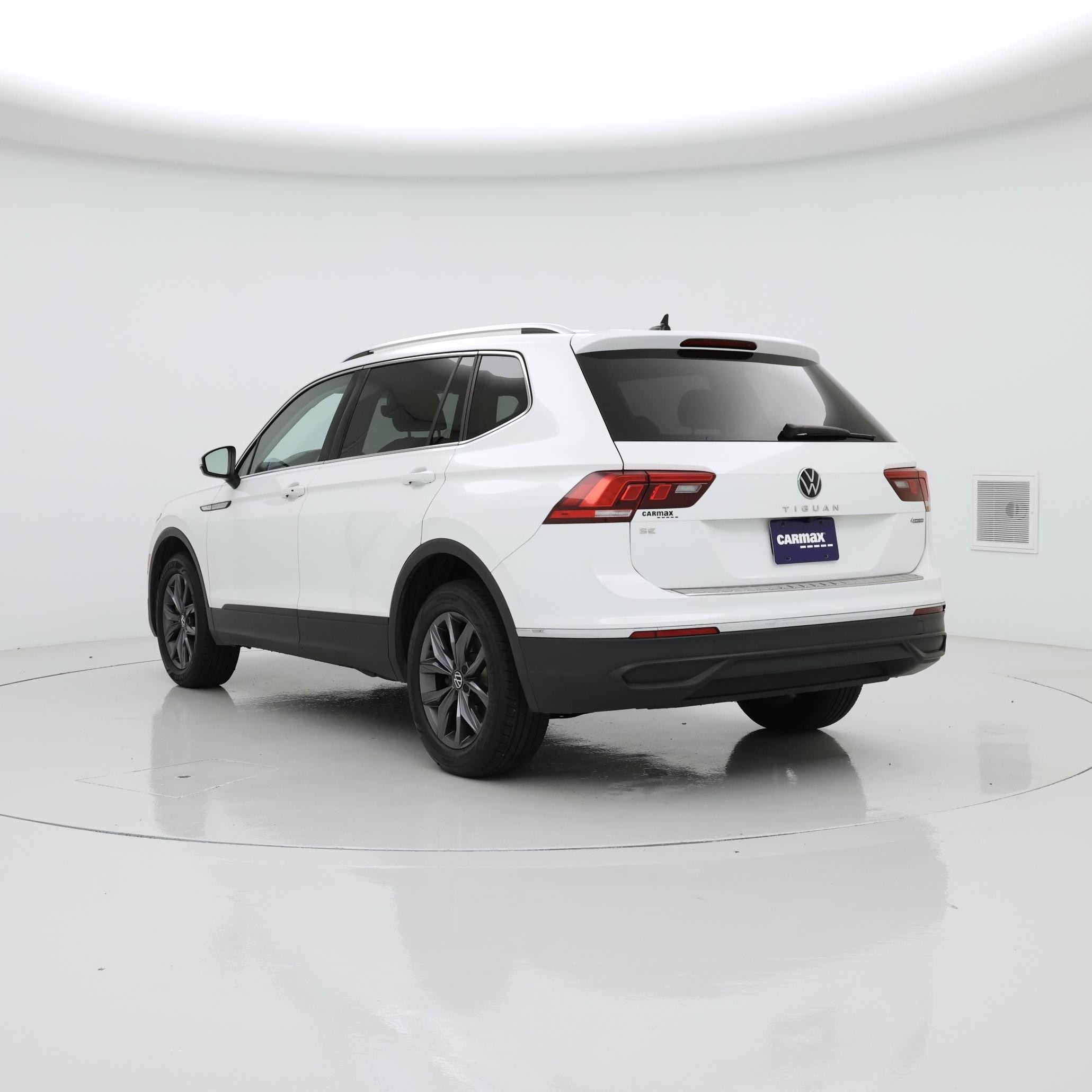 Thumbnail: 2022 Volkswagen Tiguan - 2