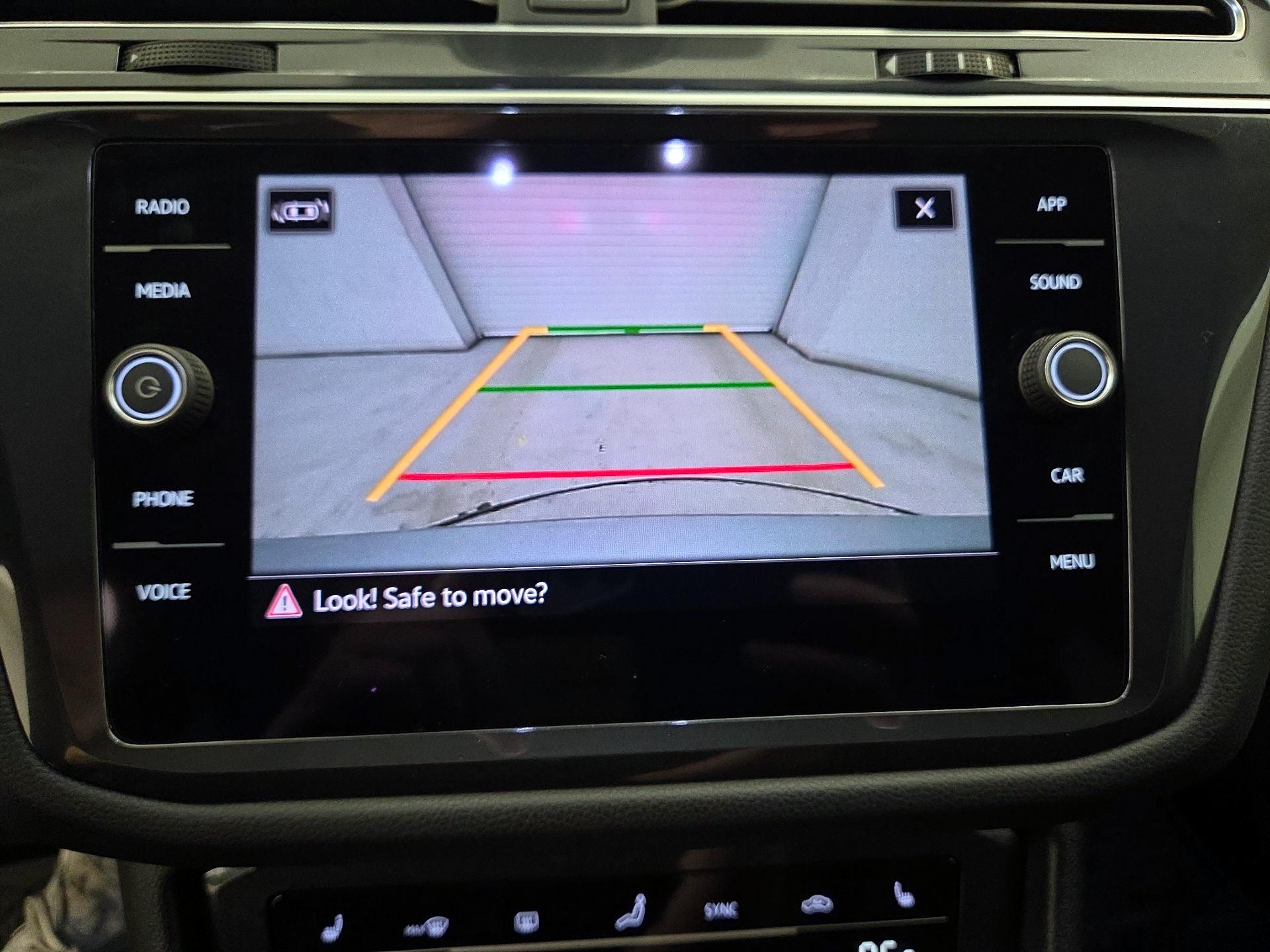 Thumbnail: 2023 Volkswagen Tiguan - 13