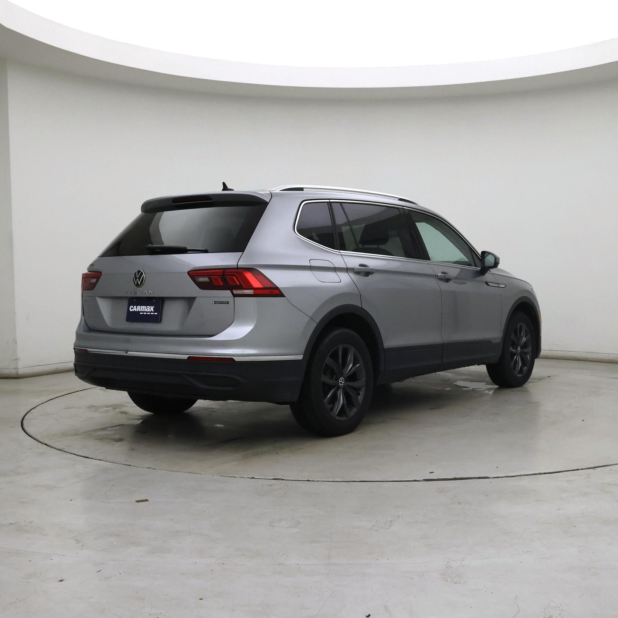 Thumbnail: 2023 Volkswagen Tiguan - 8