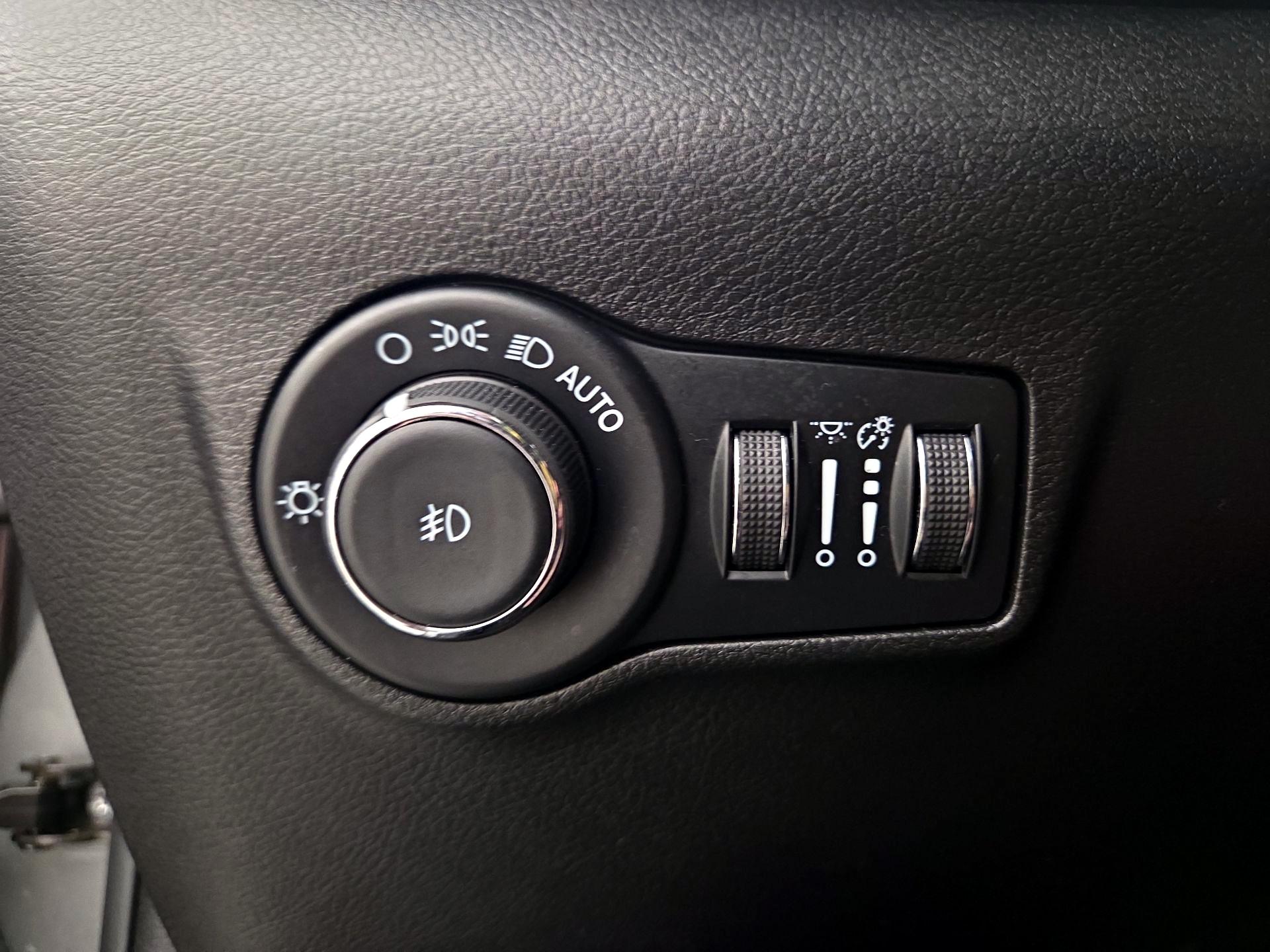 Thumbnail: 2022 Jeep Compass - 13