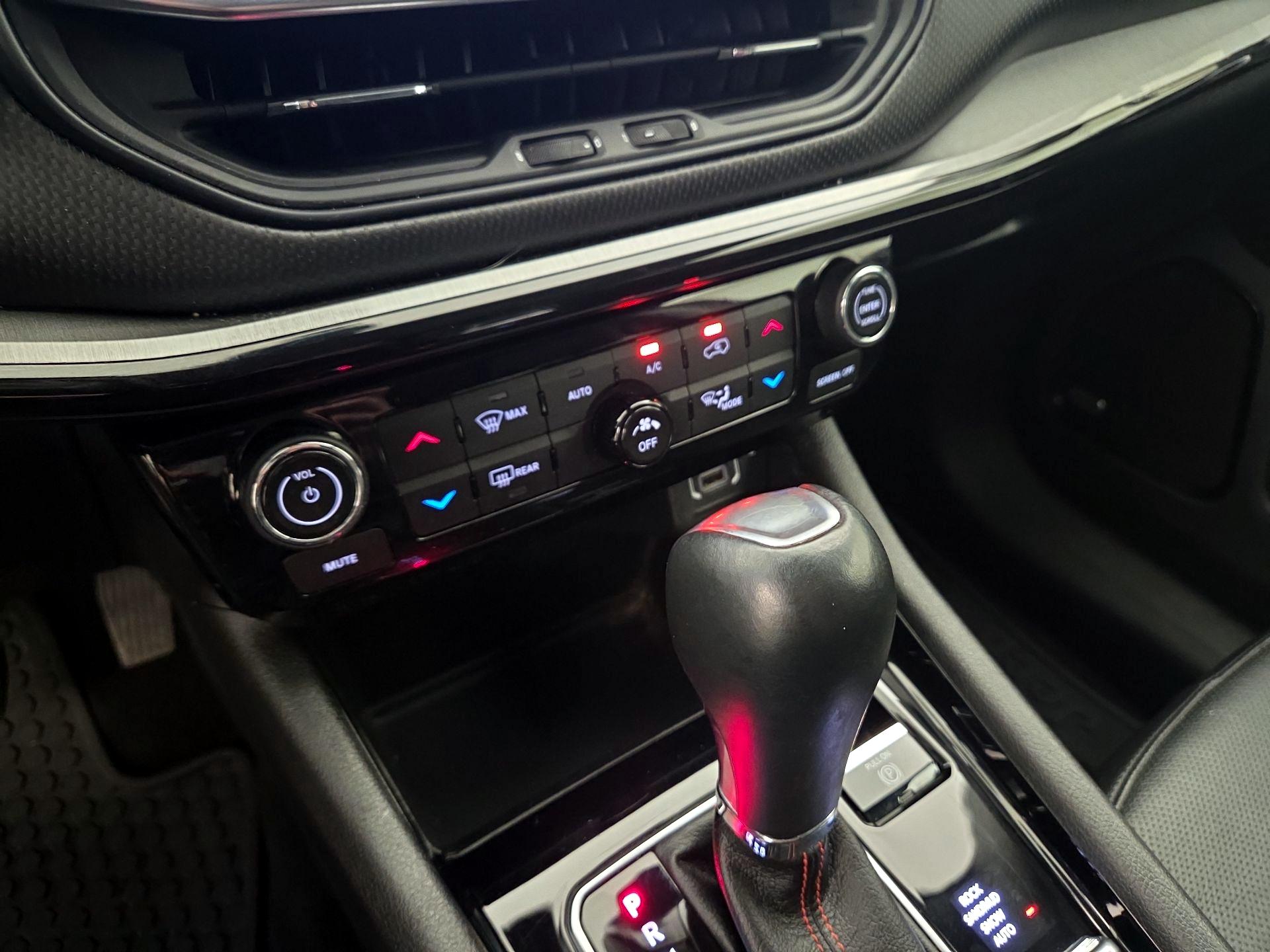 Thumbnail: 2022 Jeep Compass - 16