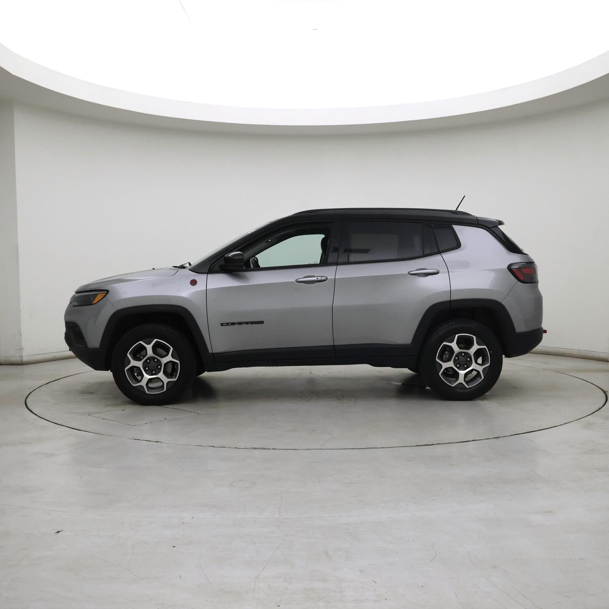 Thumbnail: 2022 Jeep Compass - 3
