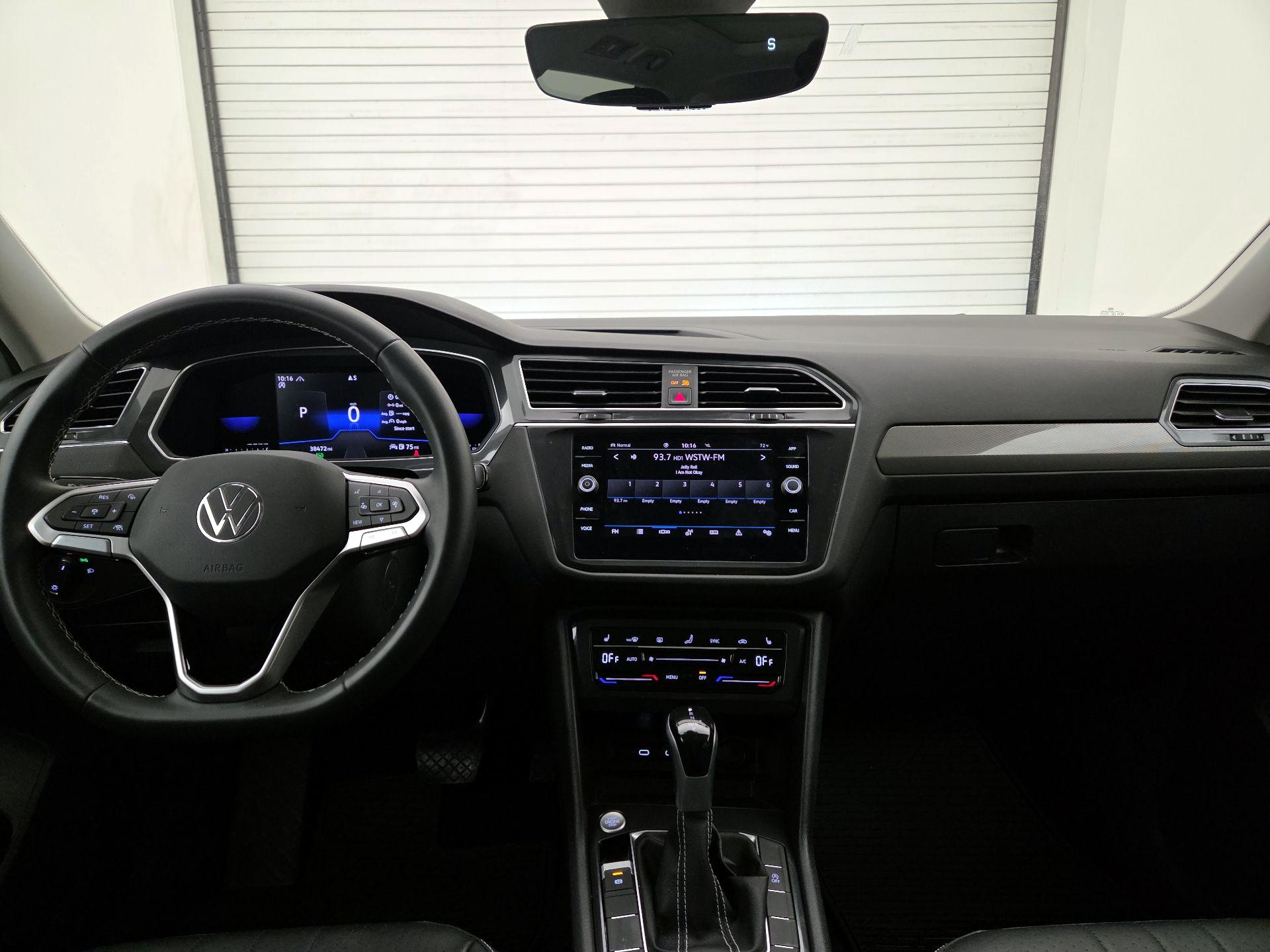 Thumbnail: 2023 Volkswagen Tiguan - 9
