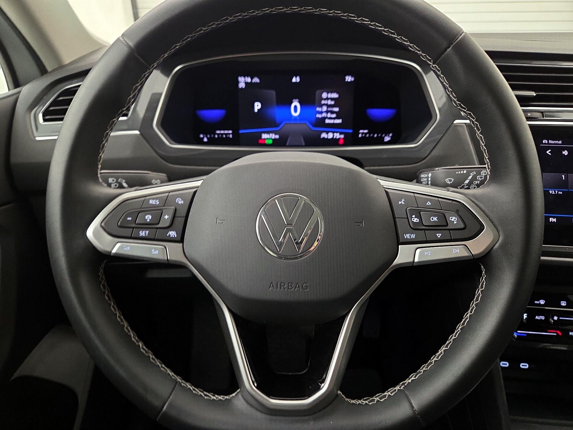 Thumbnail: 2023 Volkswagen Tiguan - 10