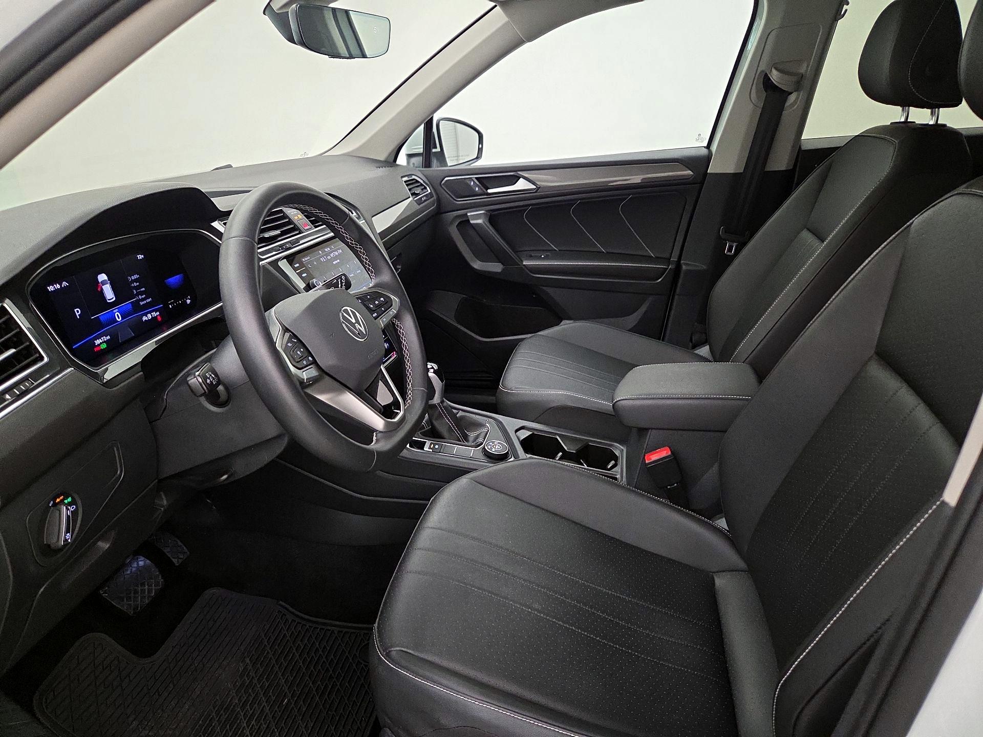 Thumbnail: 2023 Volkswagen Tiguan - 11