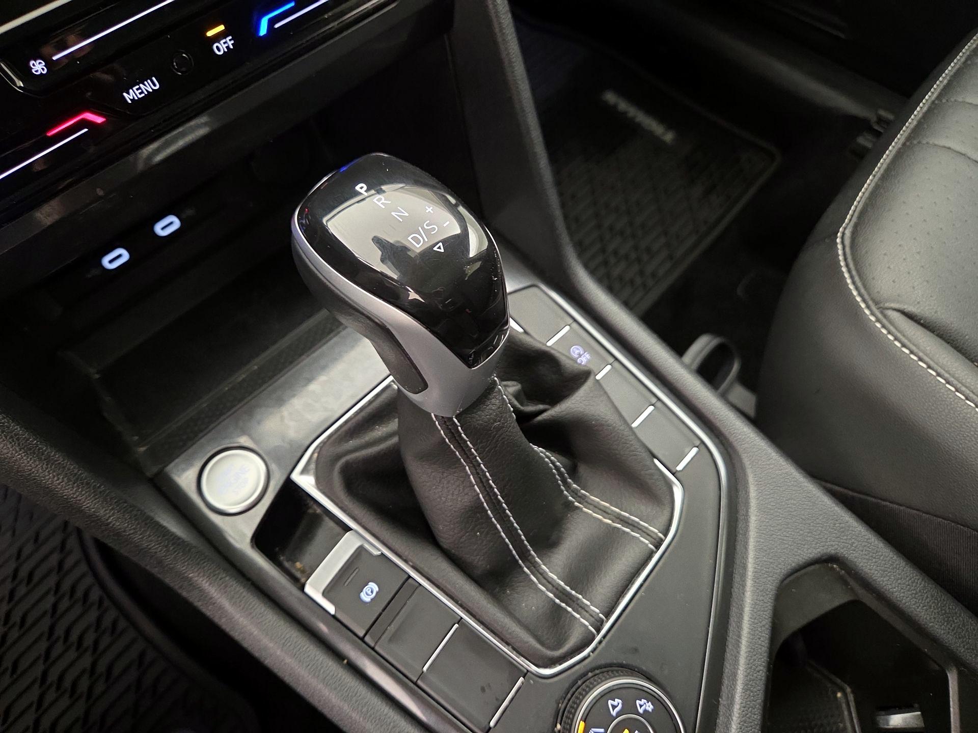 Thumbnail: 2023 Volkswagen Tiguan - 16