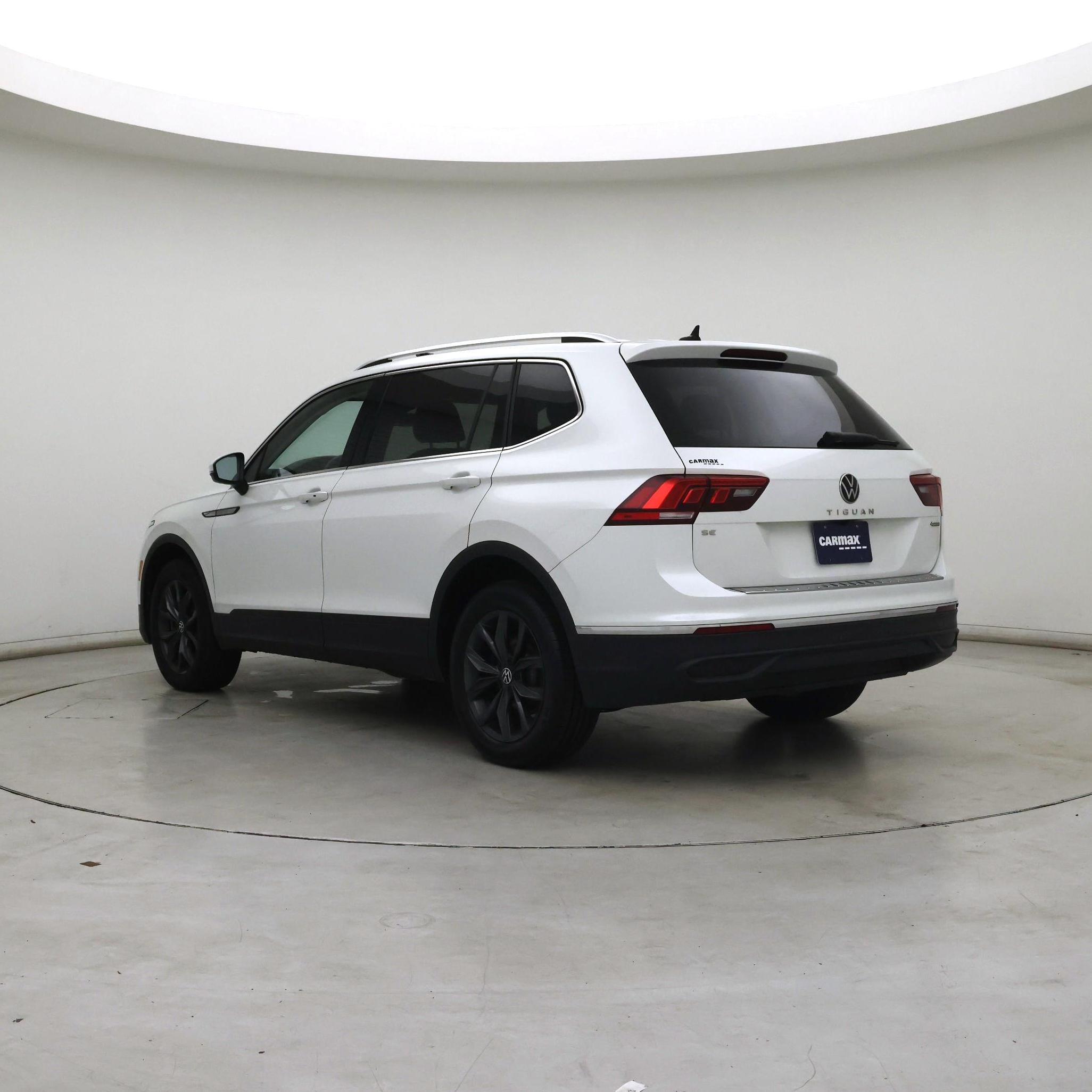 Thumbnail: 2023 Volkswagen Tiguan - 2