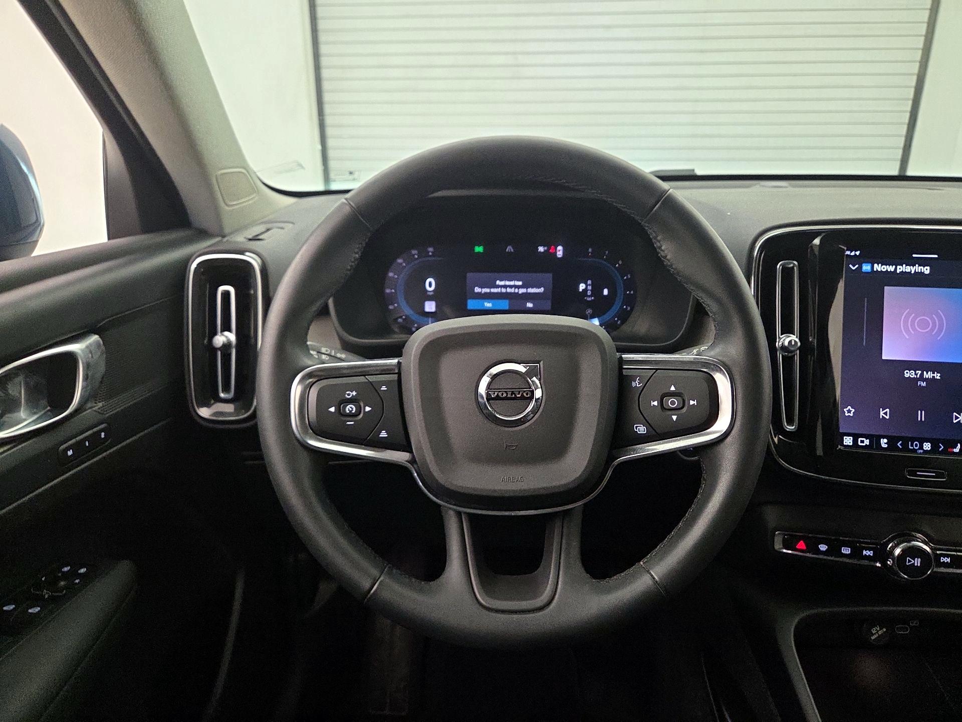 Thumbnail: 2023 Volvo XC40 - 10