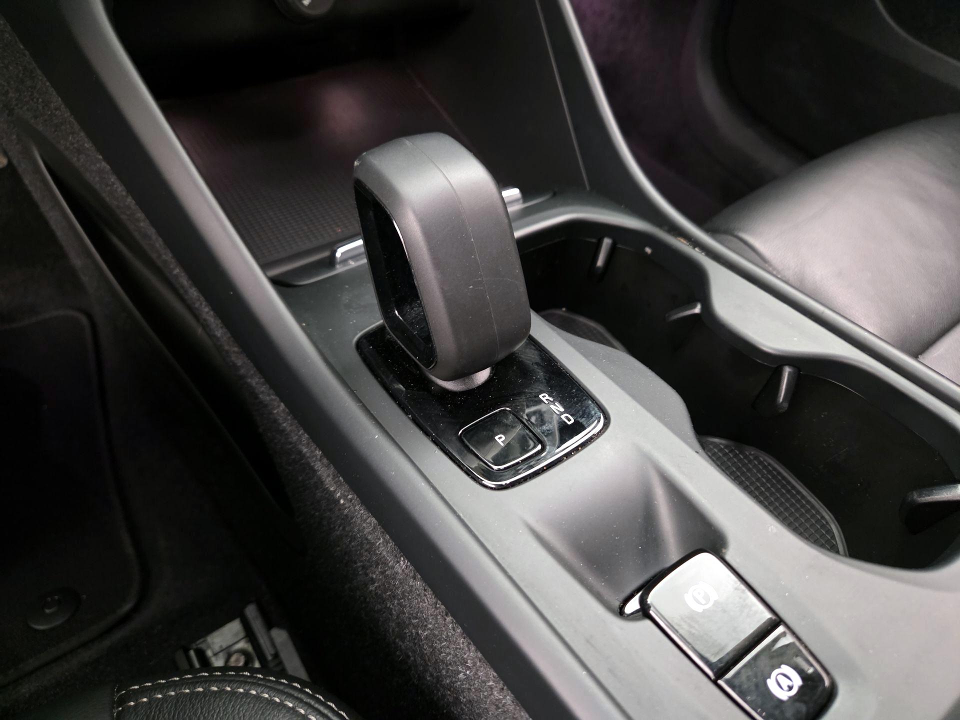 Thumbnail: 2023 Volvo XC40 - 17