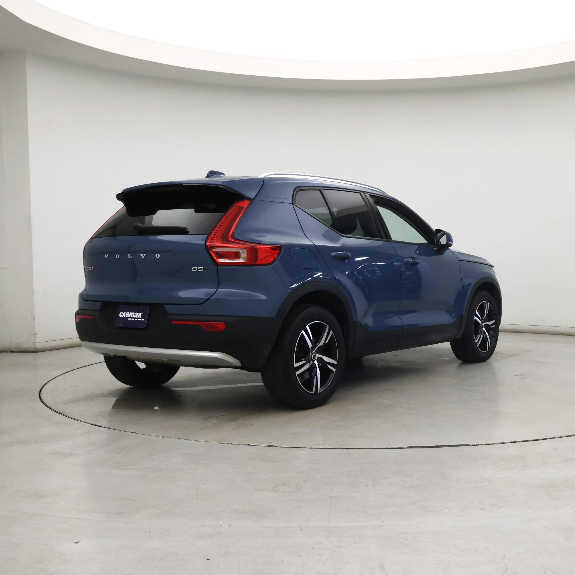 Thumbnail: 2023 Volvo XC40 - 8