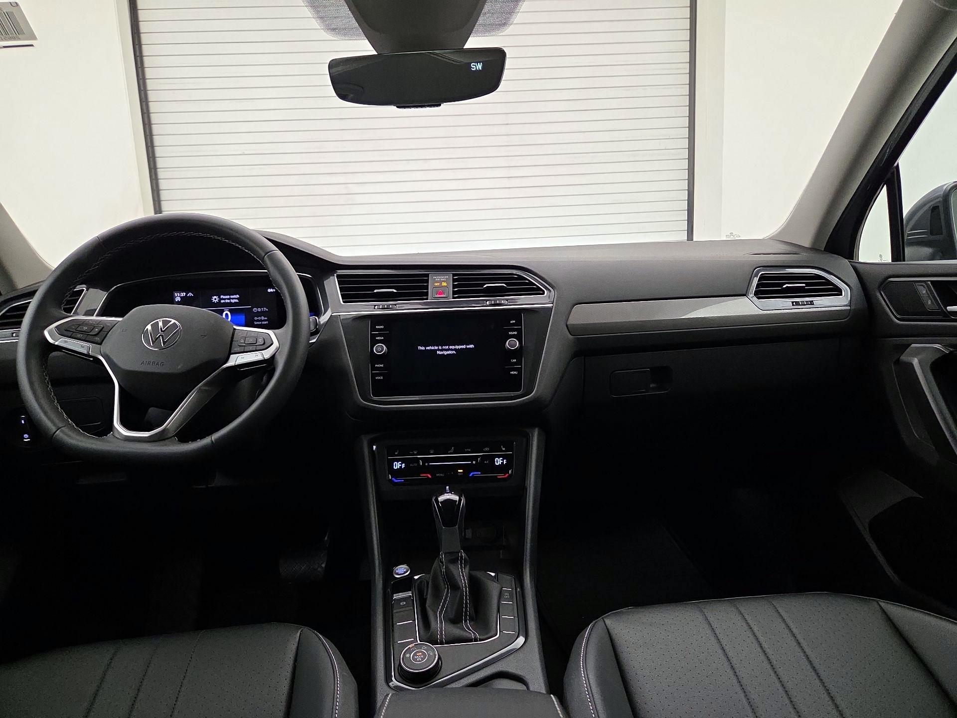 Thumbnail: 2023 Volkswagen Tiguan - 9