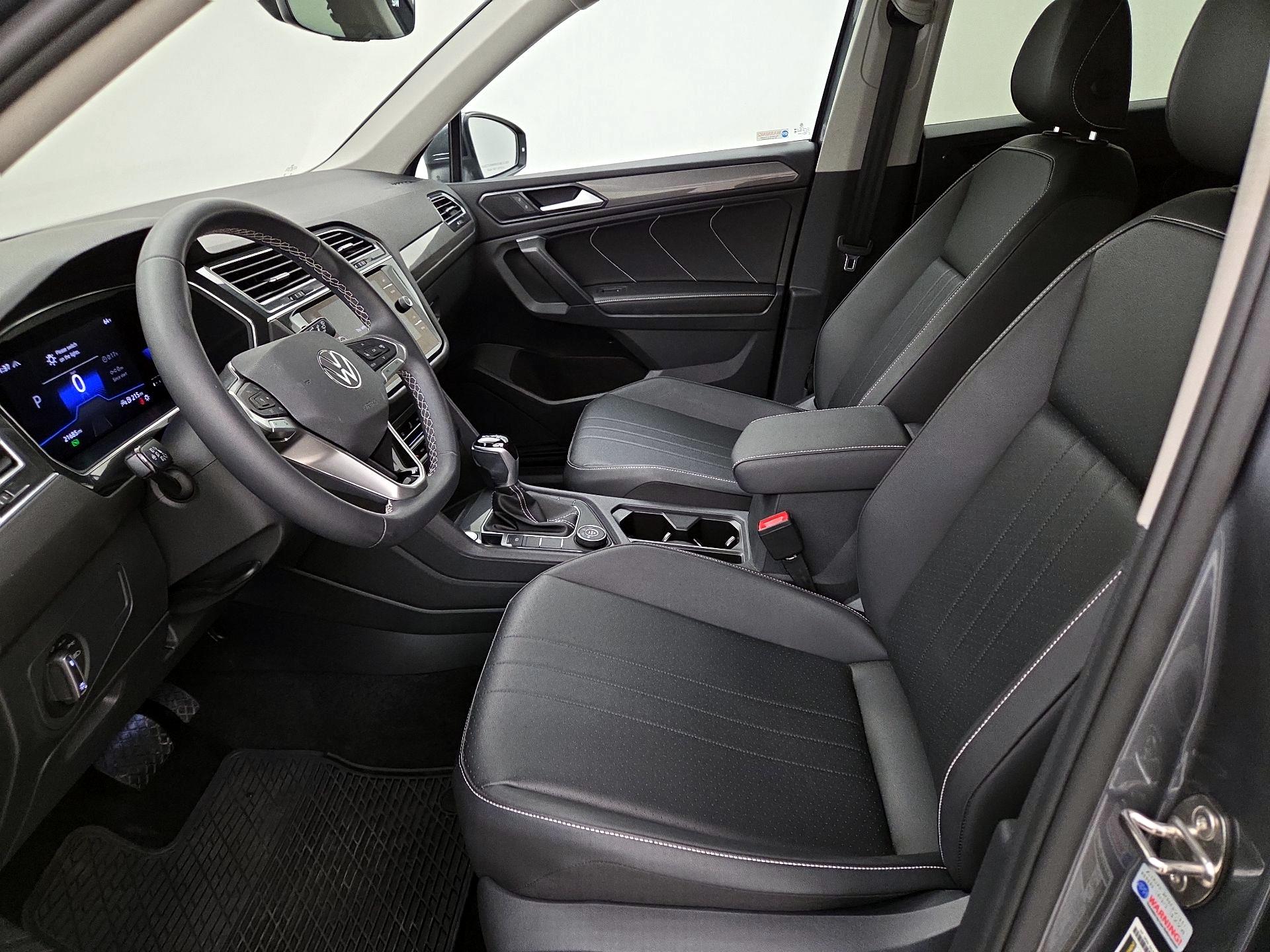 Thumbnail: 2023 Volkswagen Tiguan - 11