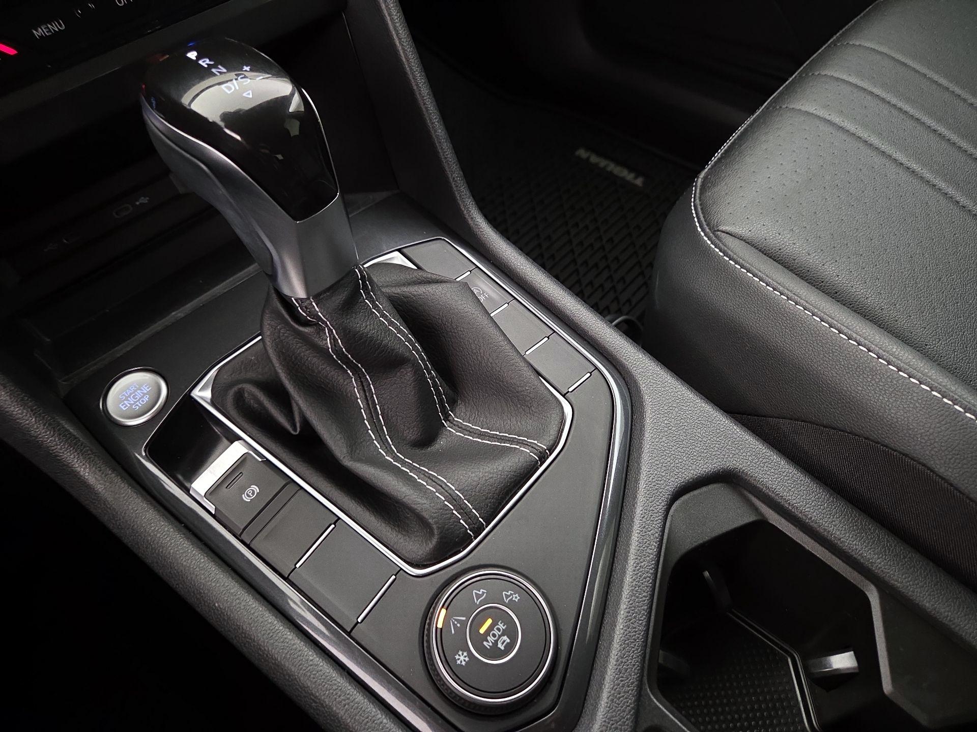 Thumbnail: 2023 Volkswagen Tiguan - 17