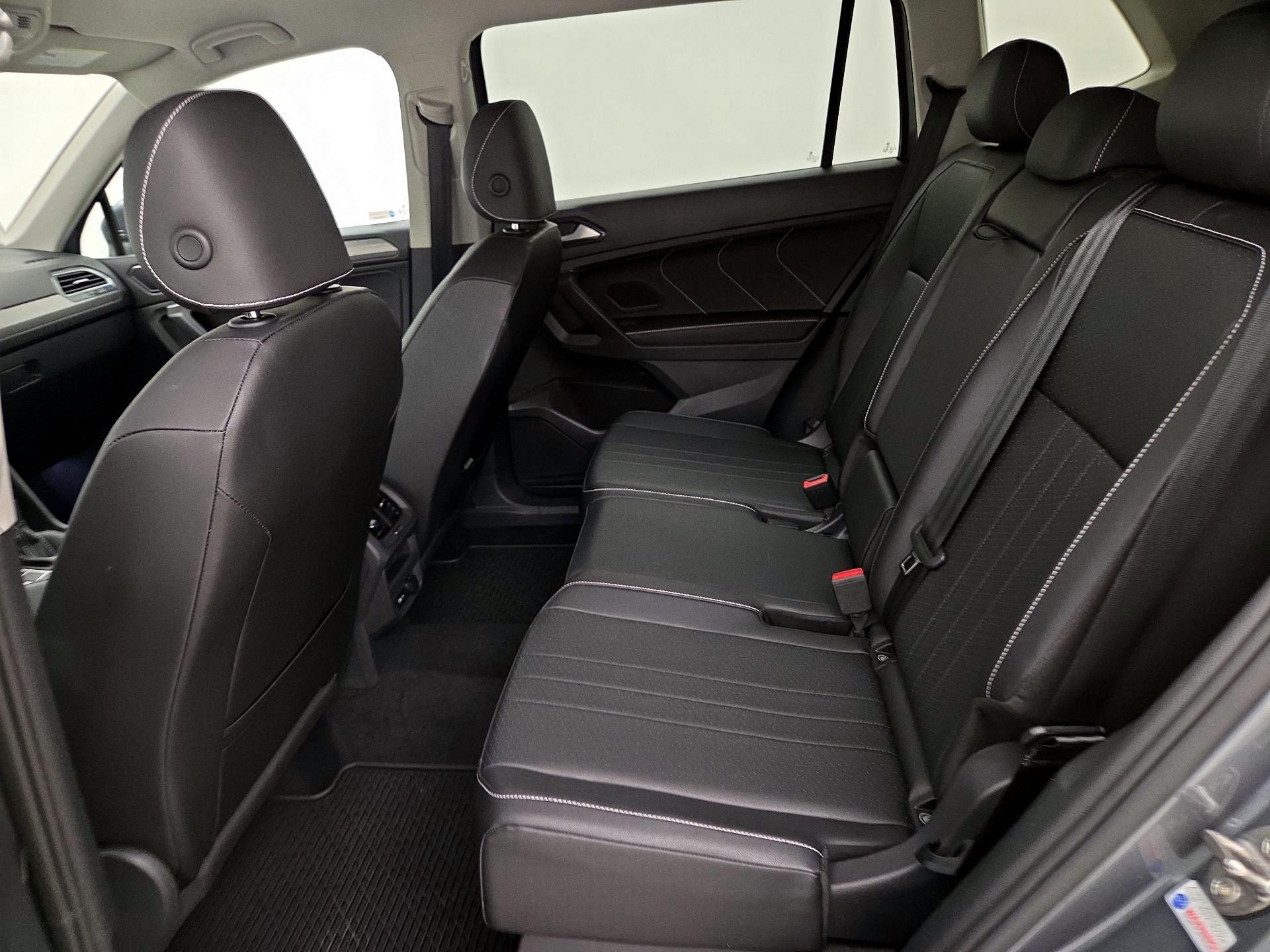 Thumbnail: 2023 Volkswagen Tiguan - 19