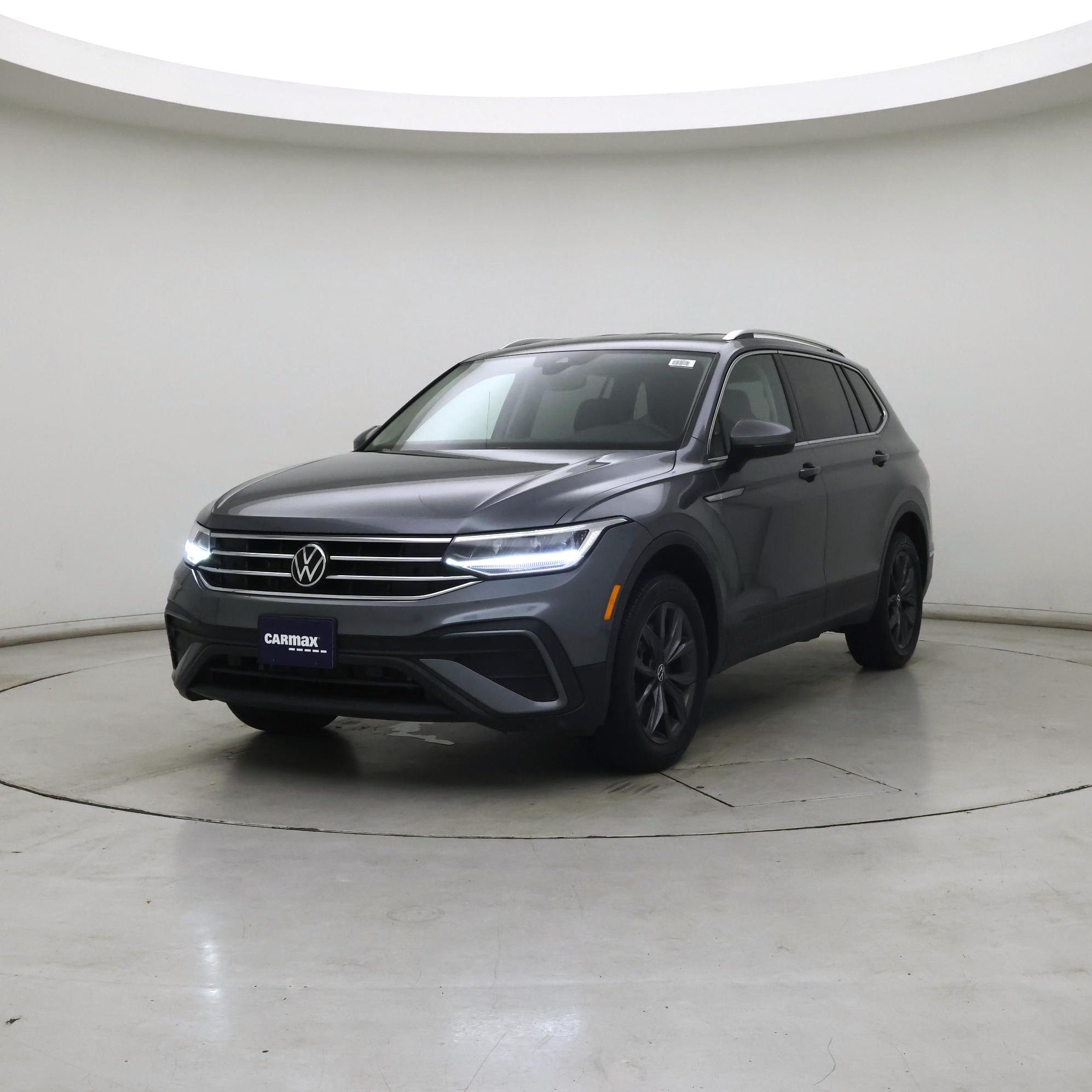 Thumbnail: 2023 Volkswagen Tiguan - 4