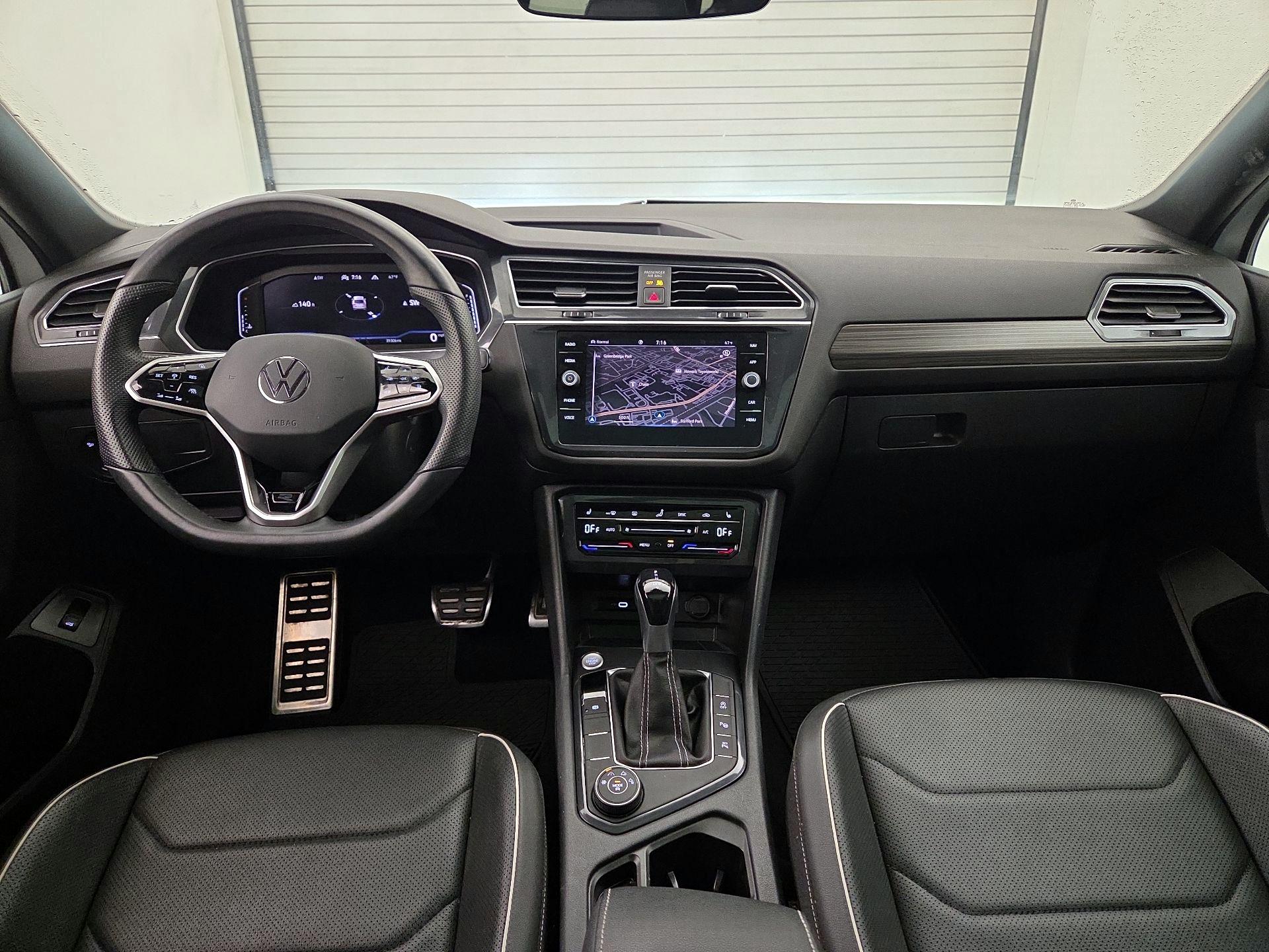 Thumbnail: 2023 Volkswagen Tiguan - 9